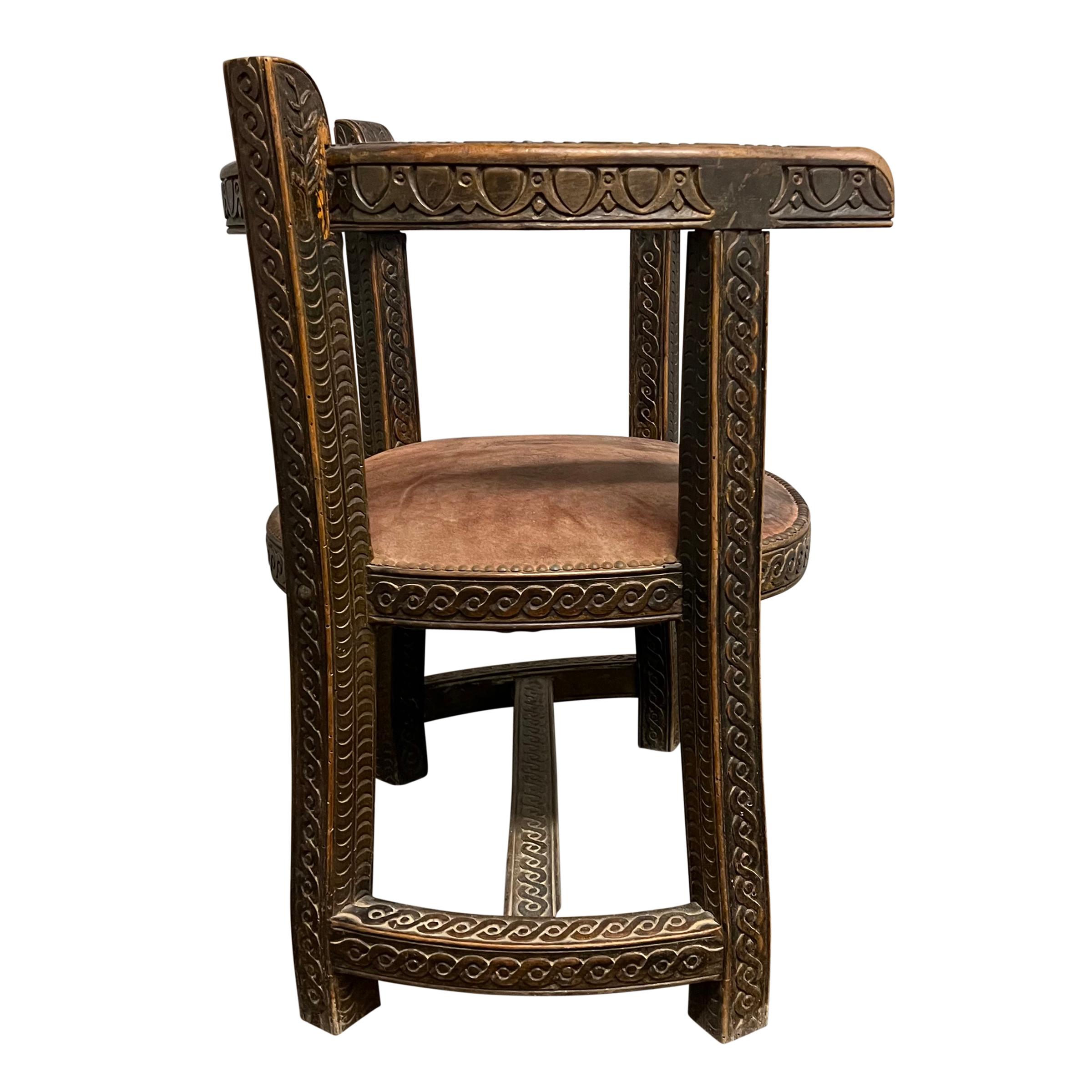 Fauteuil à dossier en tonneau d'art populaire français du début du 19e siècle Bon état - En vente à Chicago, IL