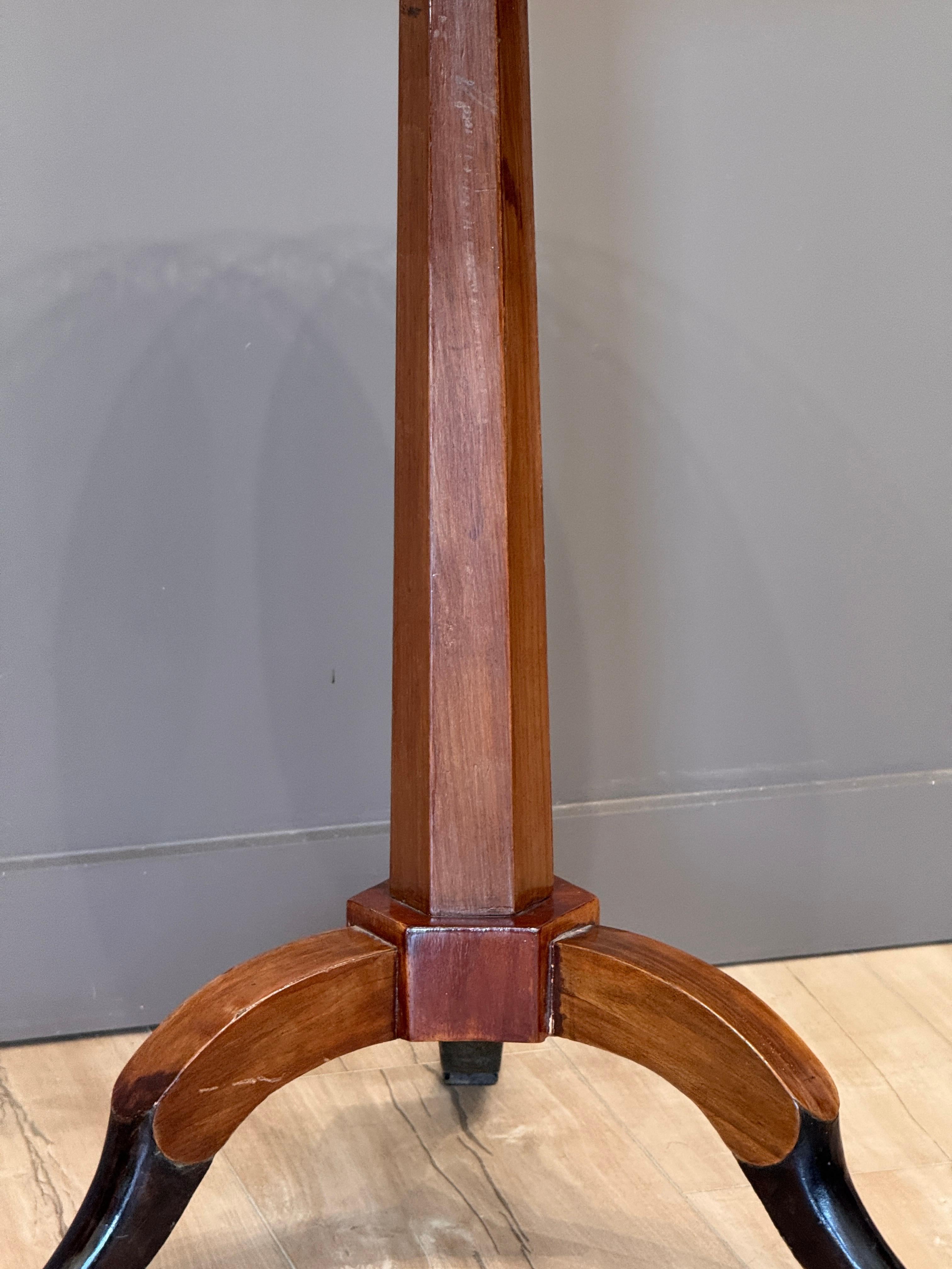 XIXe siècle Chandelier français du début du 19e siècle en bois fruitier et marbre en vente