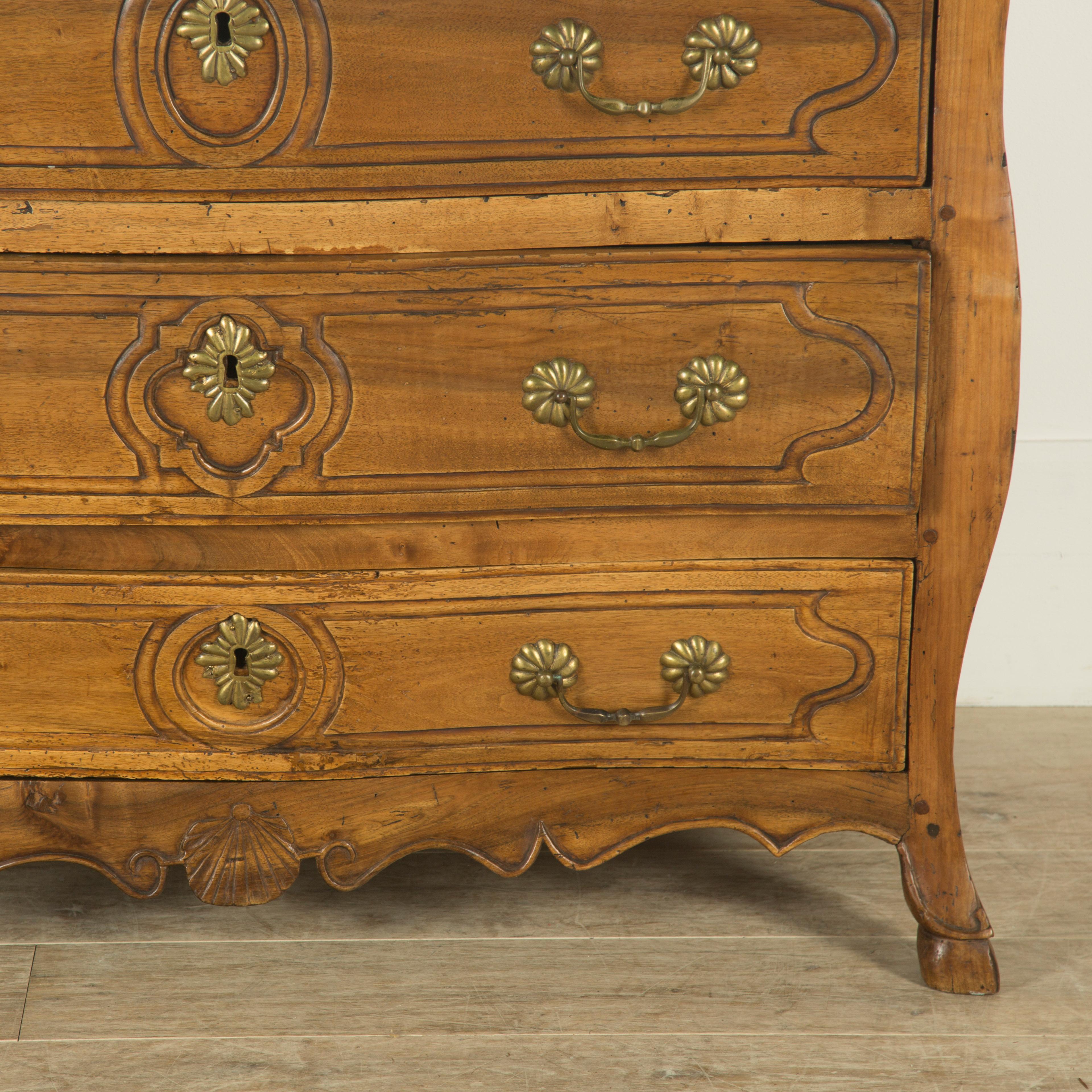 Early 19th Century French Fruitwood Commode For Sale 1