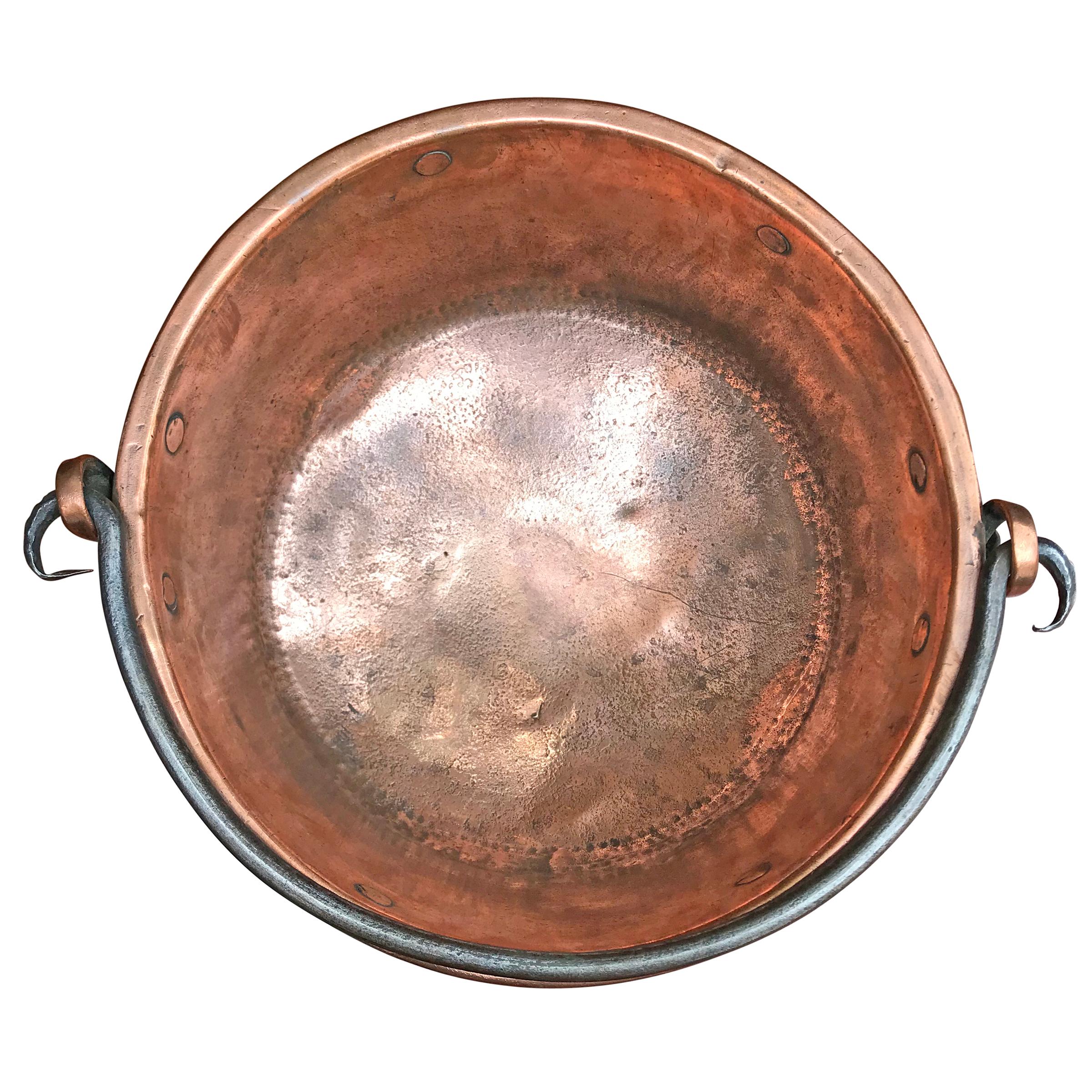 Early 19th Century French Hammered Copper Kettle For Sale 2