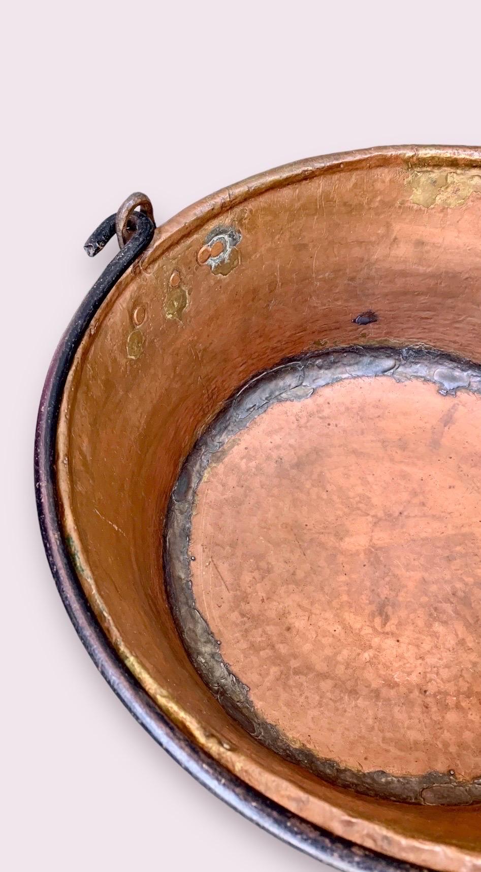 Hand-Crafted Early 19th Century French Hammered Copper Kettle with Iron Handle