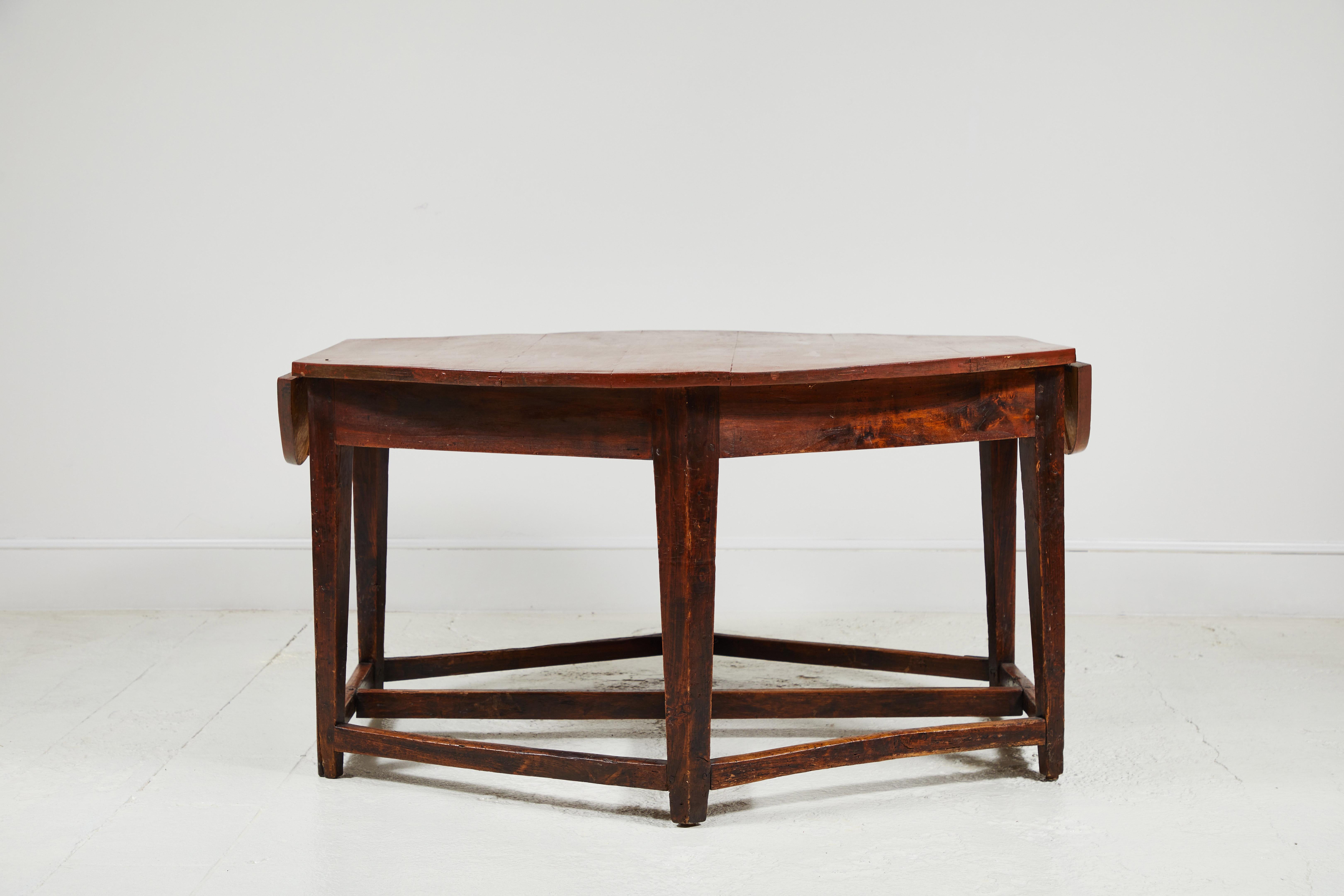 Early 19th Century French Hexagonal Table In Good Condition In Los Angeles, CA