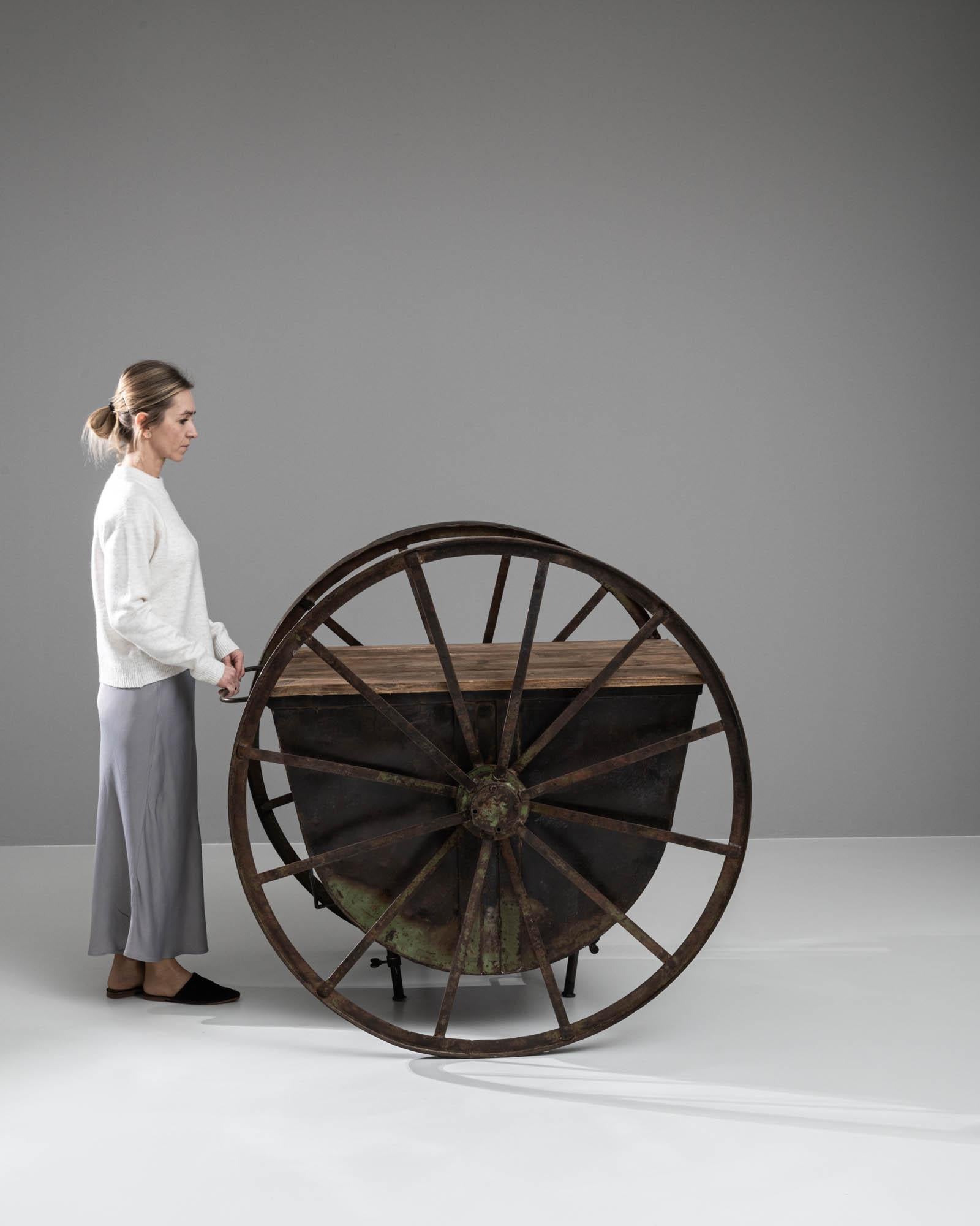 XIXe siècle Table de travail industrielle sur roulettes du début du 19e siècle en vente