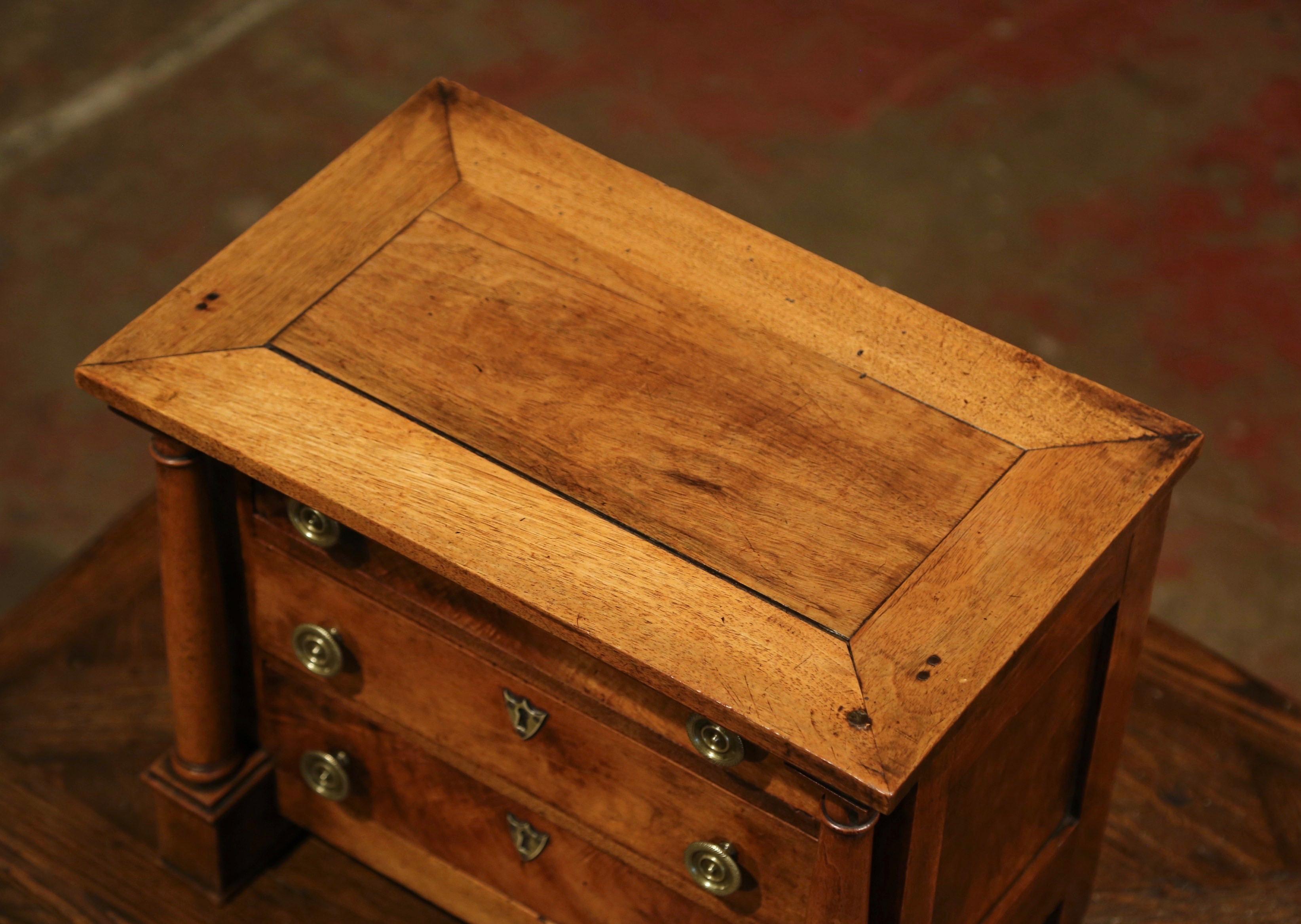 Early 19th Century French Louis Philippe Carved Walnut Miniature Commode Chest In Excellent Condition In Dallas, TX