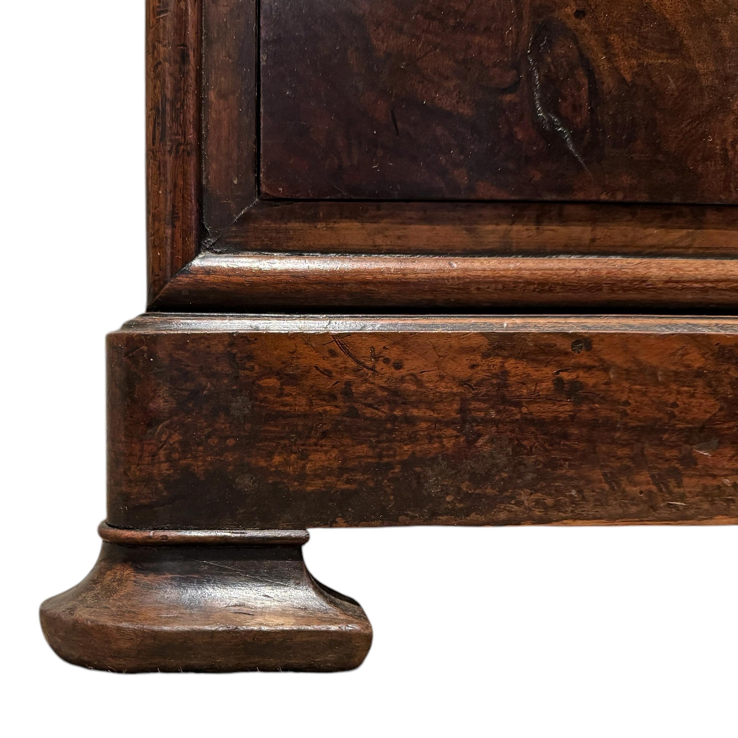 Early 19th Century French Louis Philippe Chest of Drawers For Sale 6