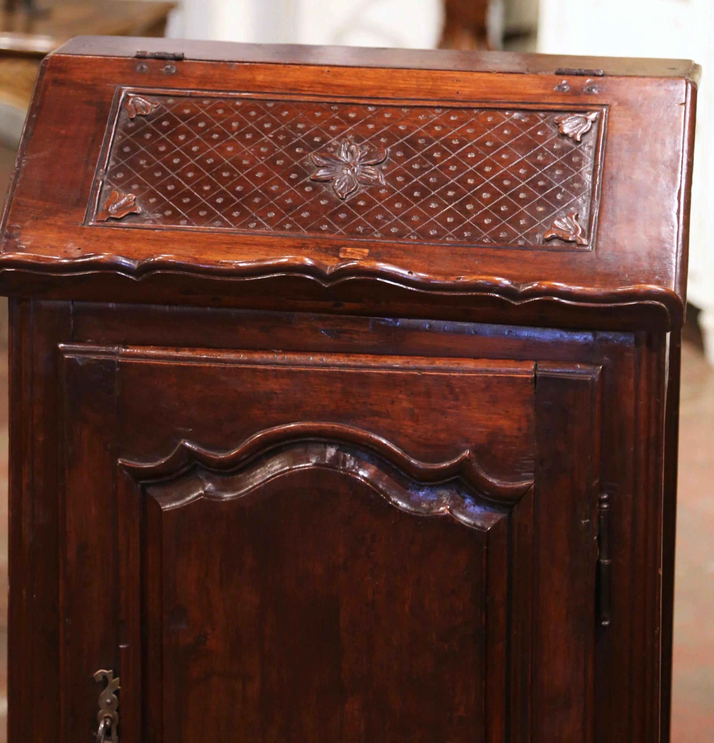 Patinated Early 19th Century French Louis XIV Carved Walnut Prie-Dieu Prayer Kneeler