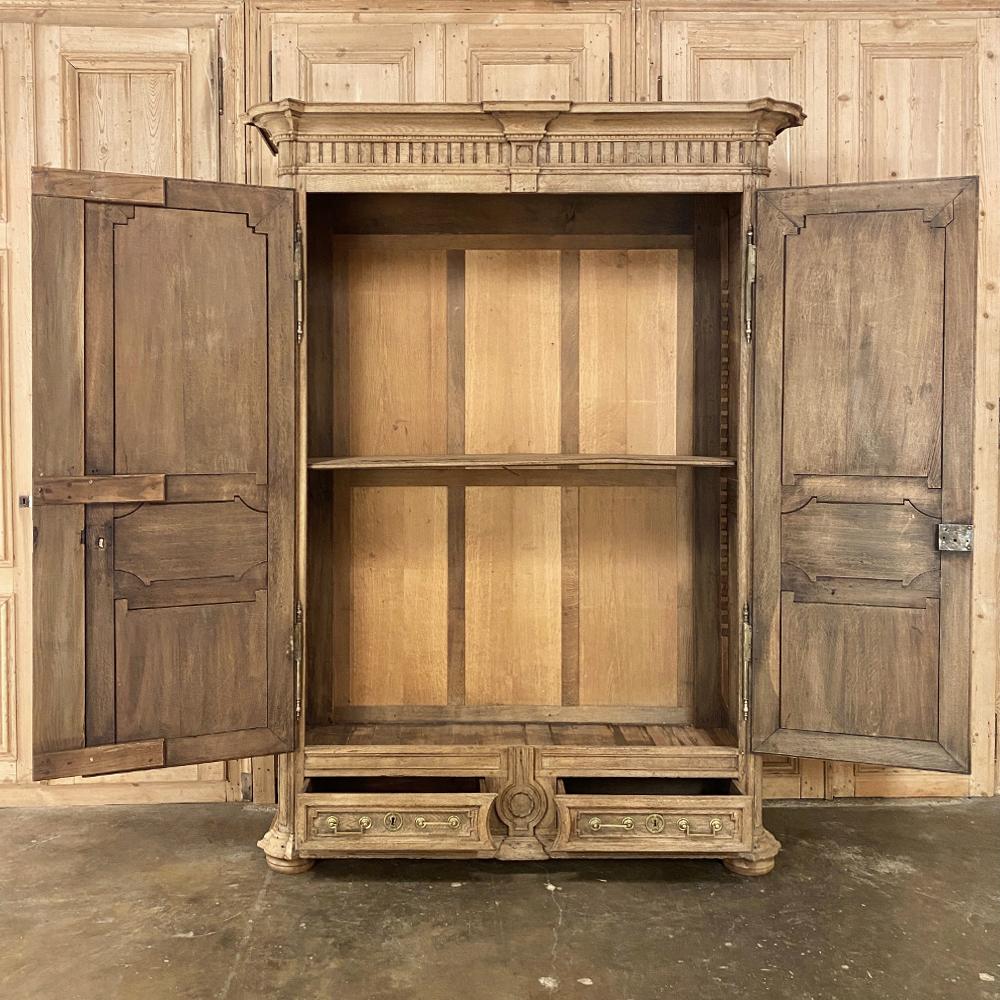 Early ﻿19th Century French Louis XIV Stripped Oak Armoire In Good Condition In Dallas, TX