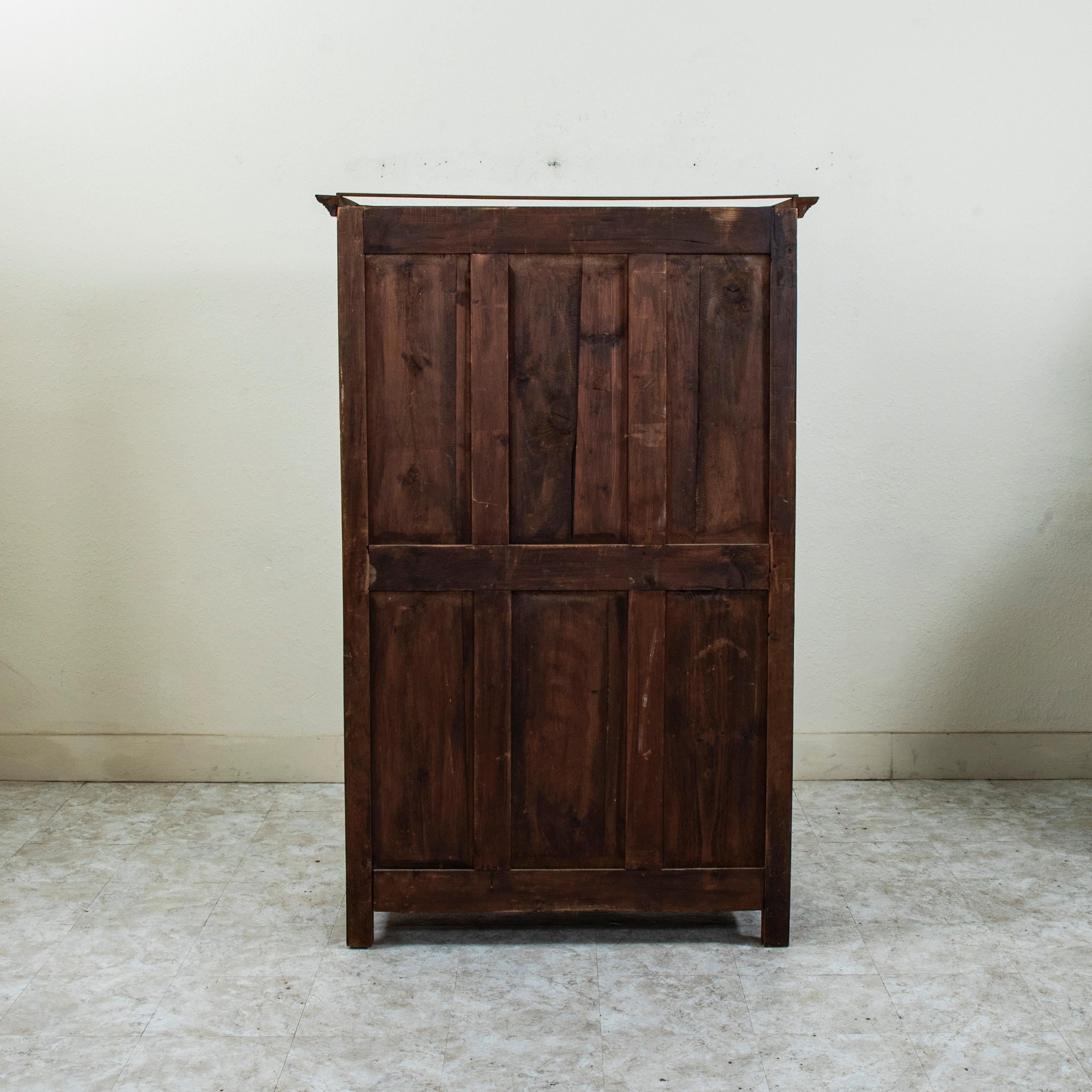 Armoire en noyer de style Louis XIV du début du 19ème siècle Bon état - En vente à Fayetteville, AR