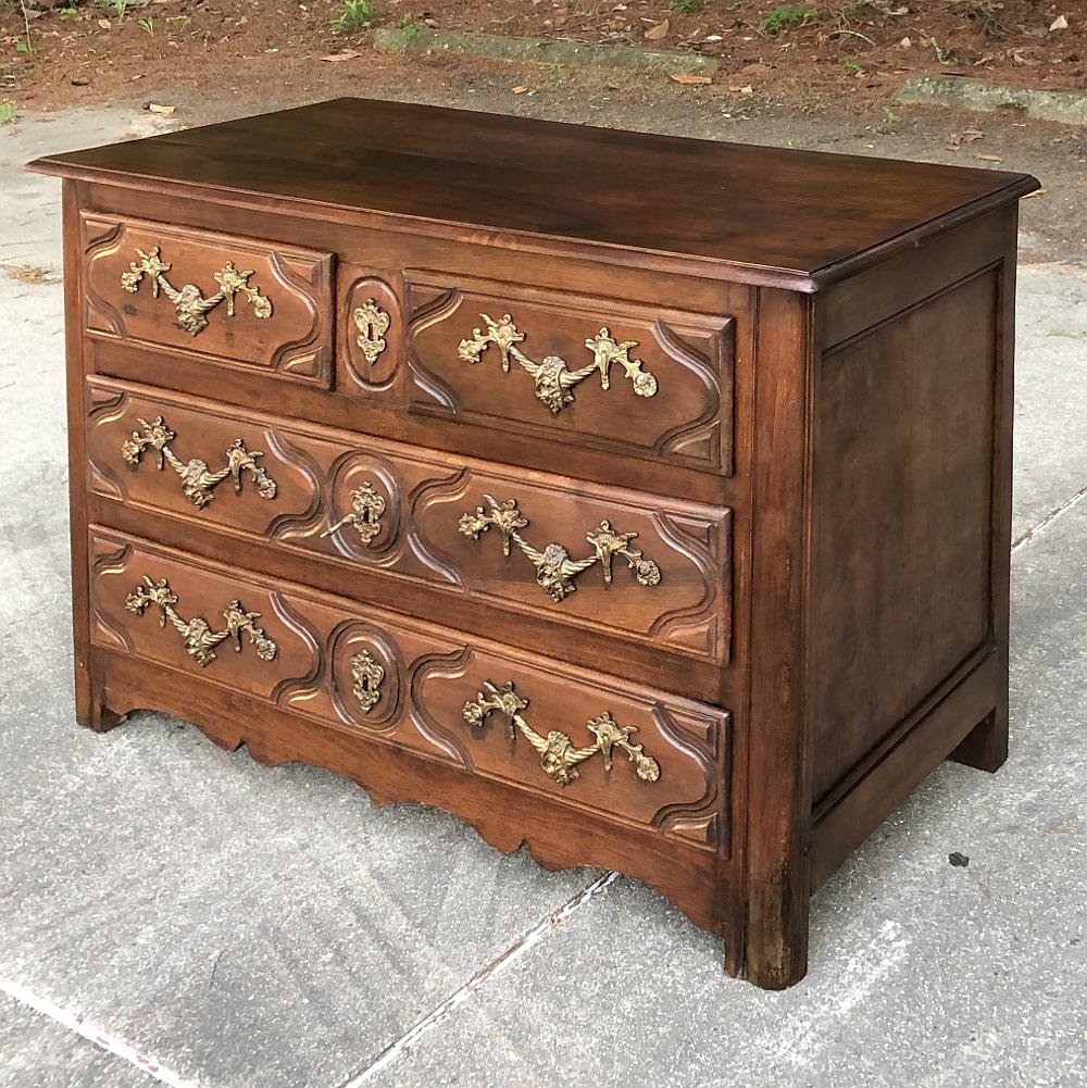 Hand-Crafted Early 19th Century French Louis XIV Walnut Commode For Sale