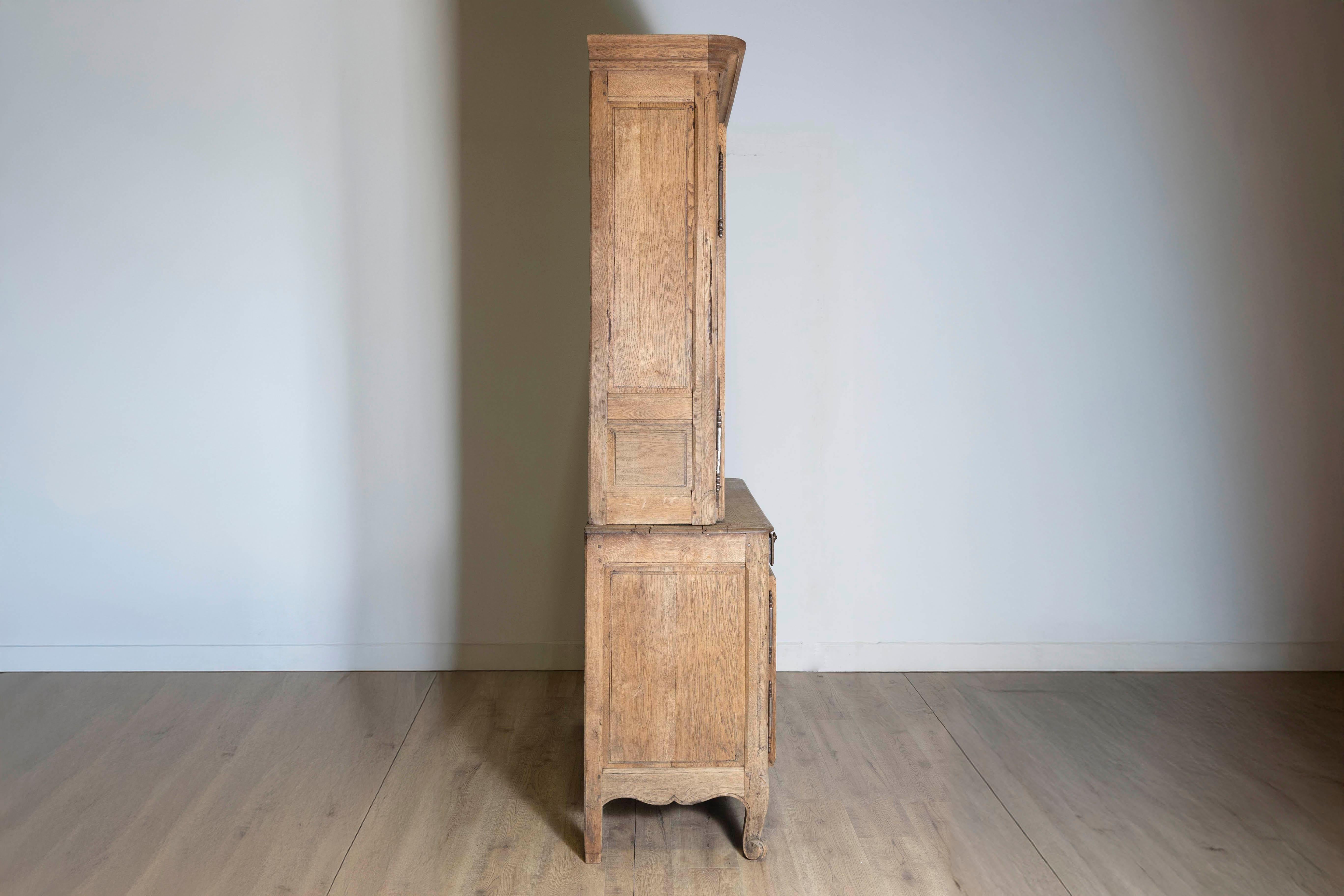 Buffet Deux Corps in stile Luigi XV francese dell'inizio del XIX secolo in vendita 7