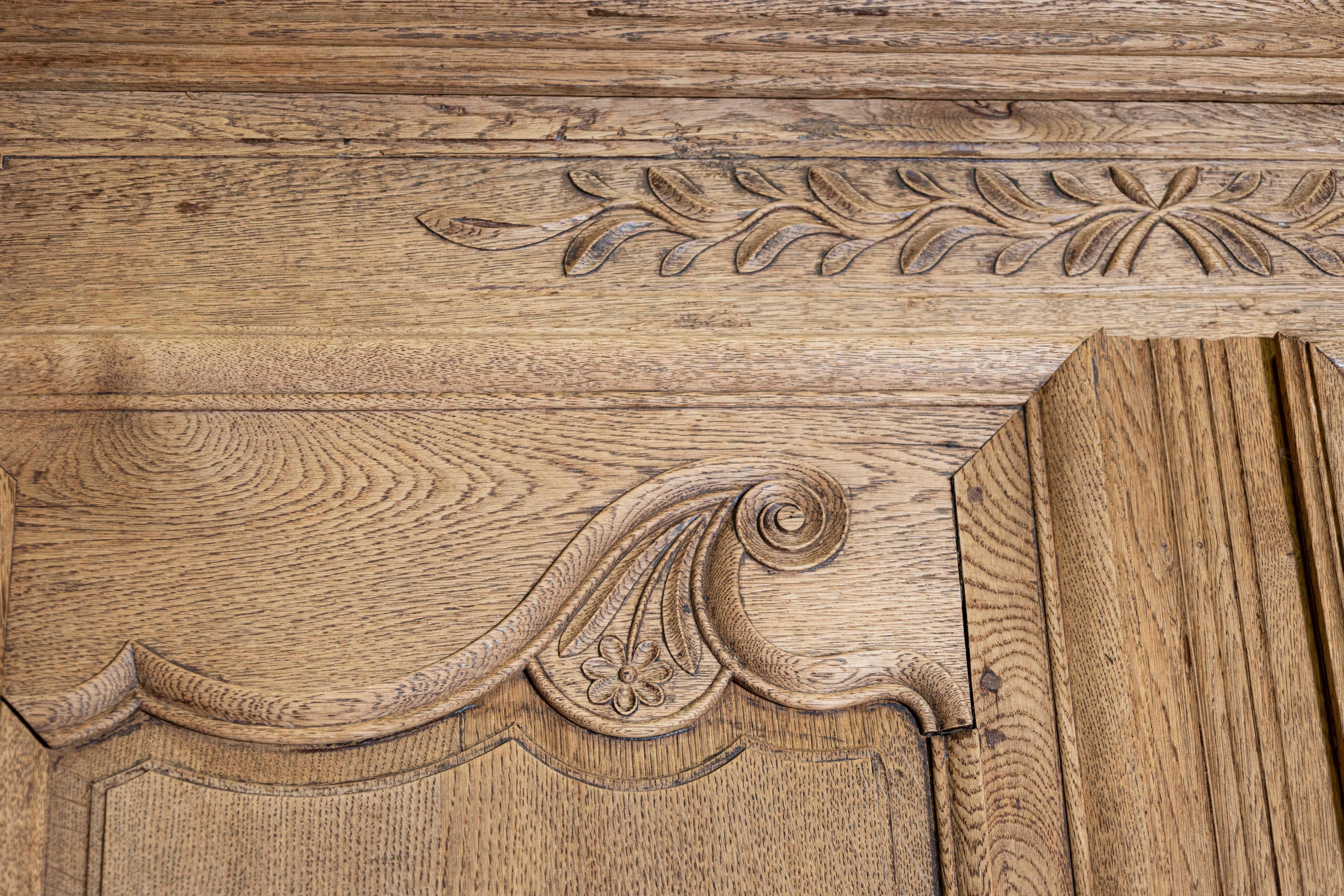 Quercia Buffet Deux Corps in stile Luigi XV francese dell'inizio del XIX secolo in vendita