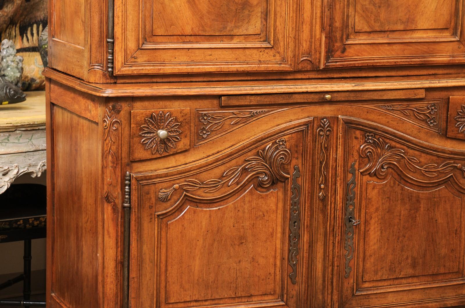 Early 19th Century French Louis XV Style Carved Walnut Buffet Deux Corps For Sale 12