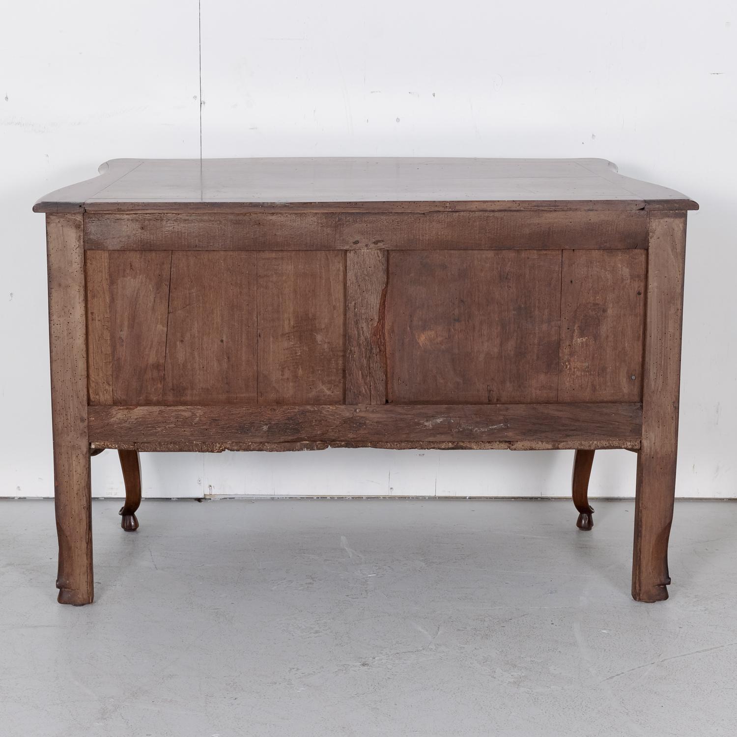 Early 19th Century French Louis XV Style Walnut Commode Sauteuse 15