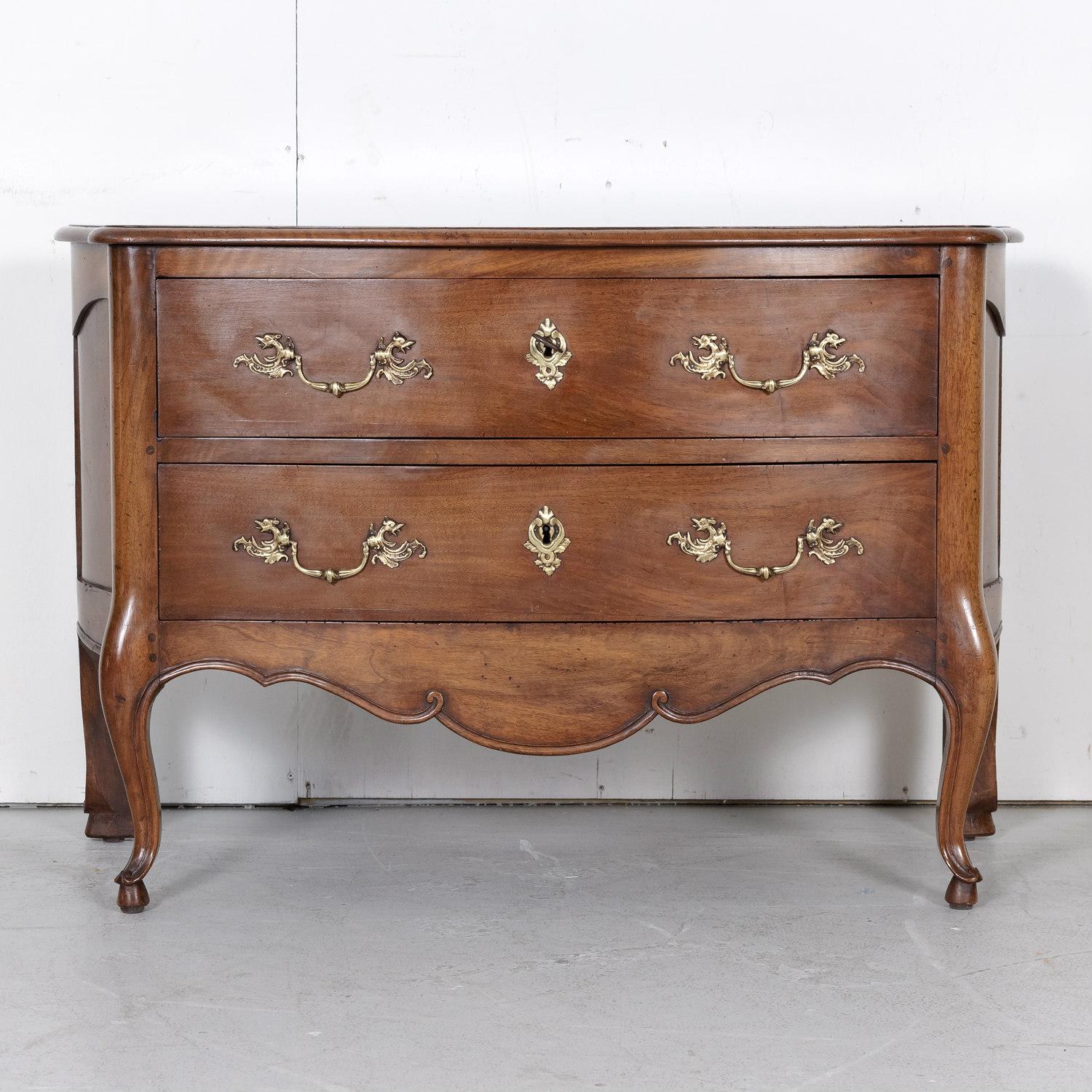 Early 19th Century French Louis XV Style Walnut Commode Sauteuse 2