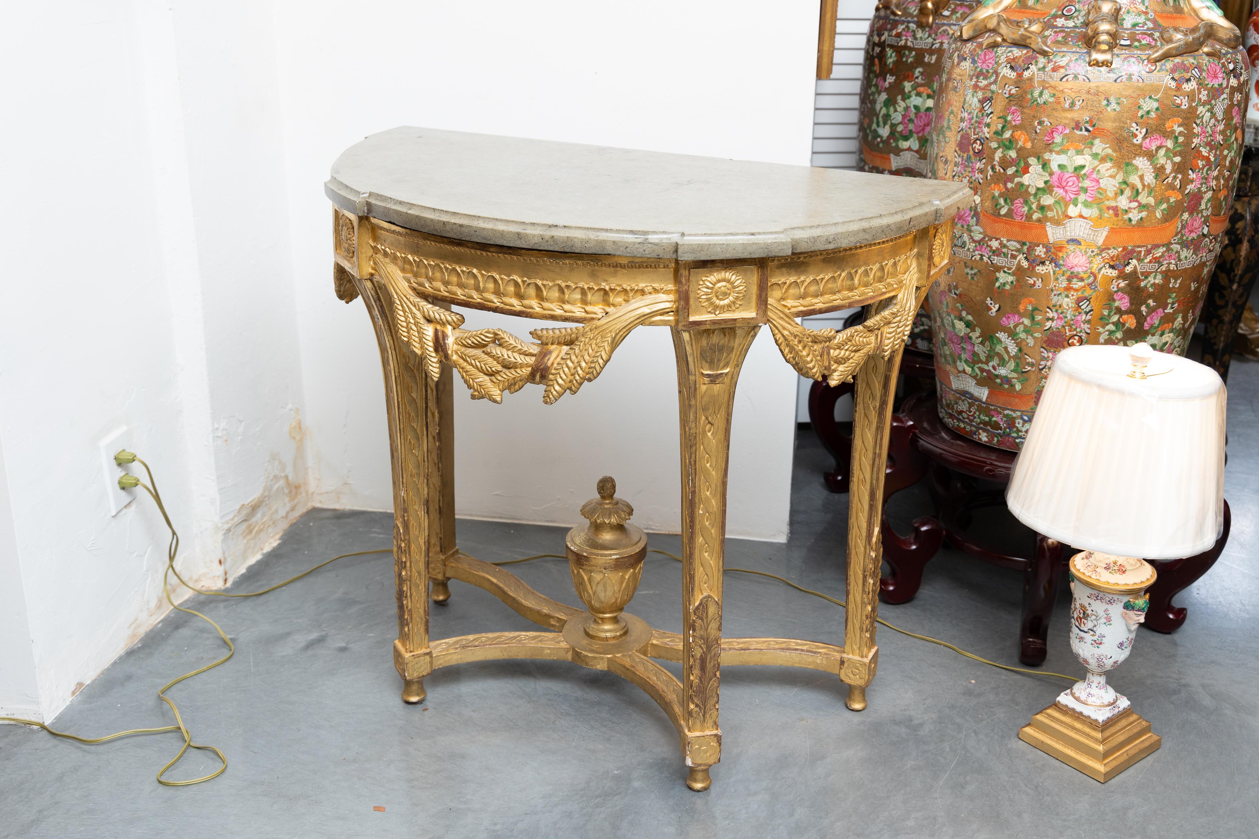 Hand-Carved Early 19th Century French Louis XVI Giltwood Console For Sale