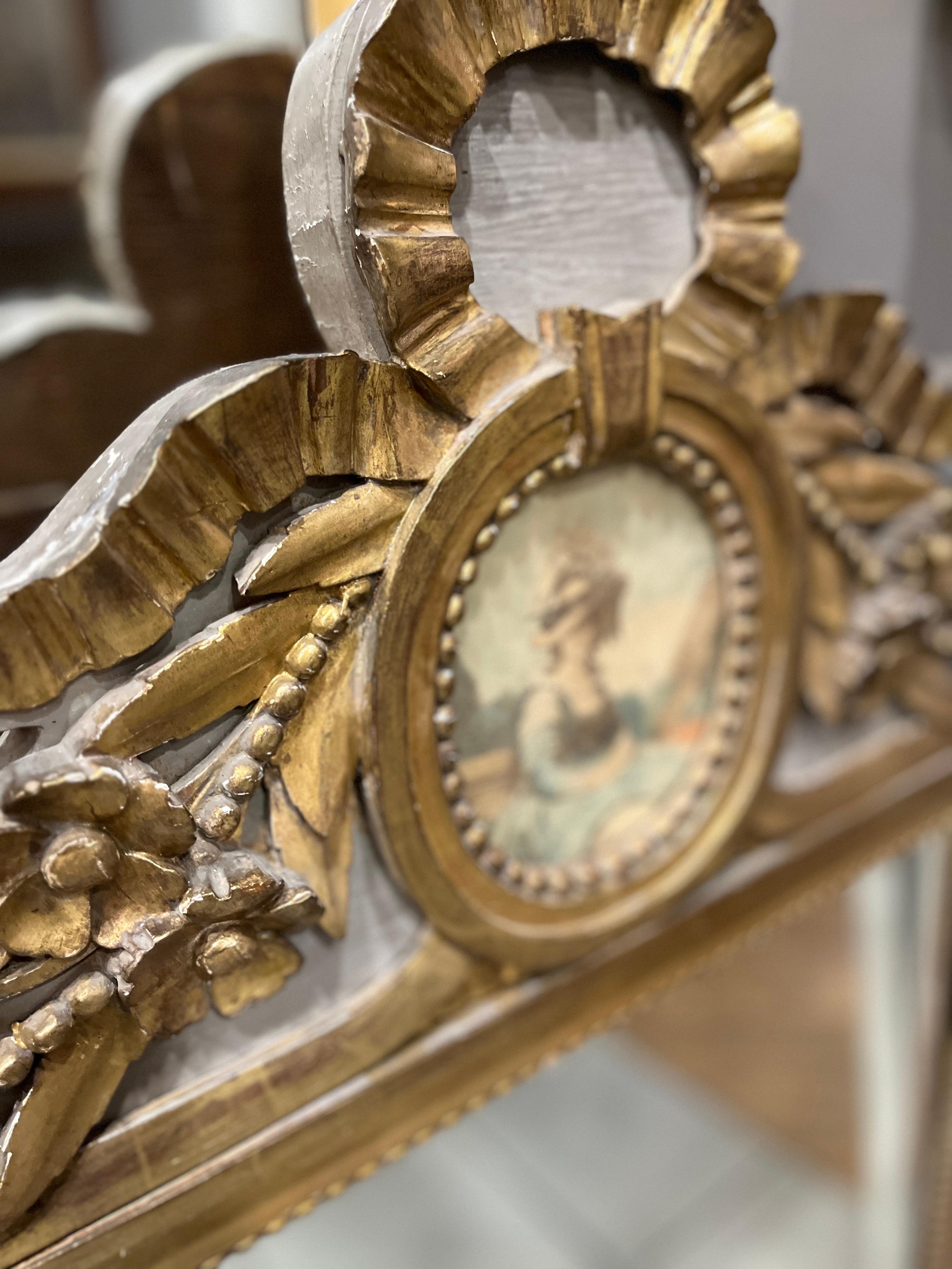 XIXe siècle Miroir en bois doré Louis XVI du début du 19e siècle en vente