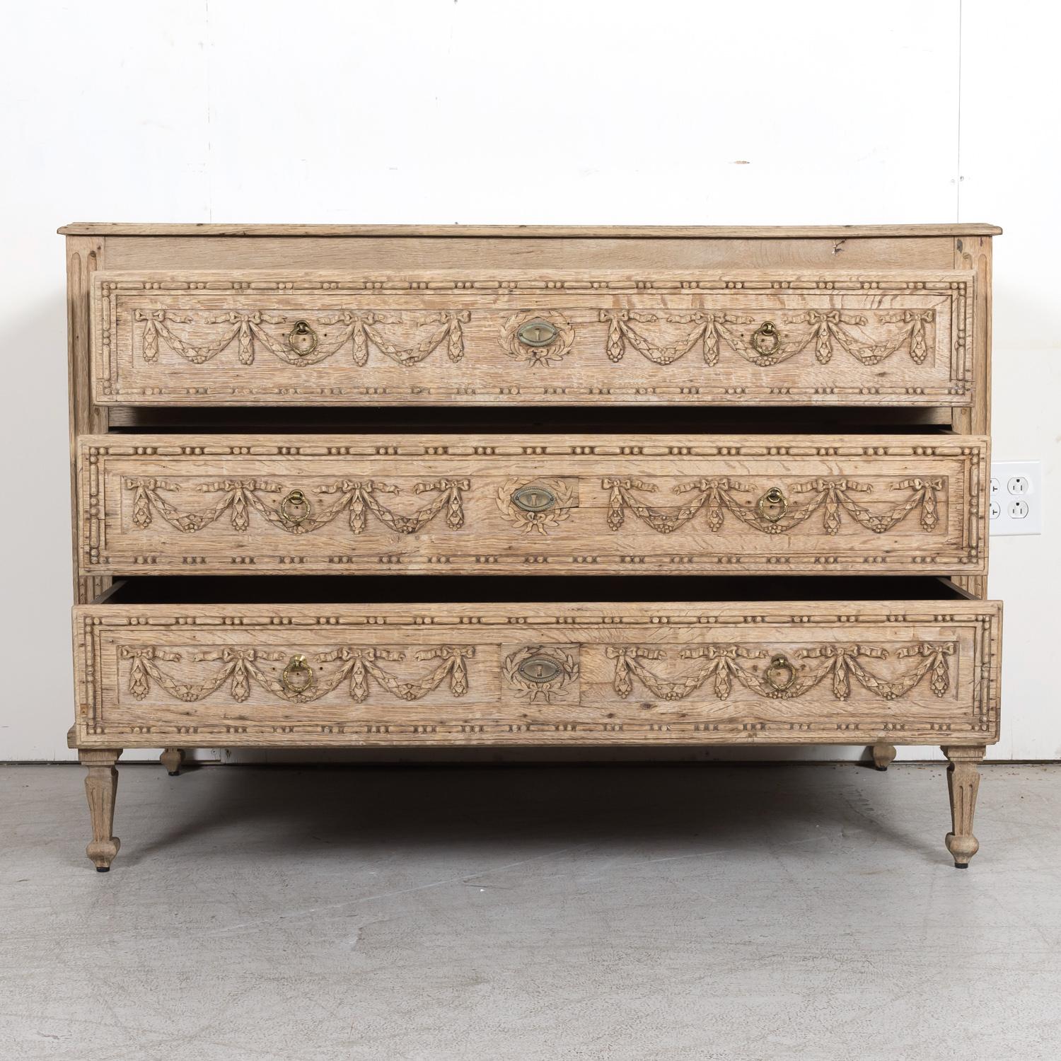 Early 19th Century French Louis XVI Style Bleached Oak Provençal Commode 6