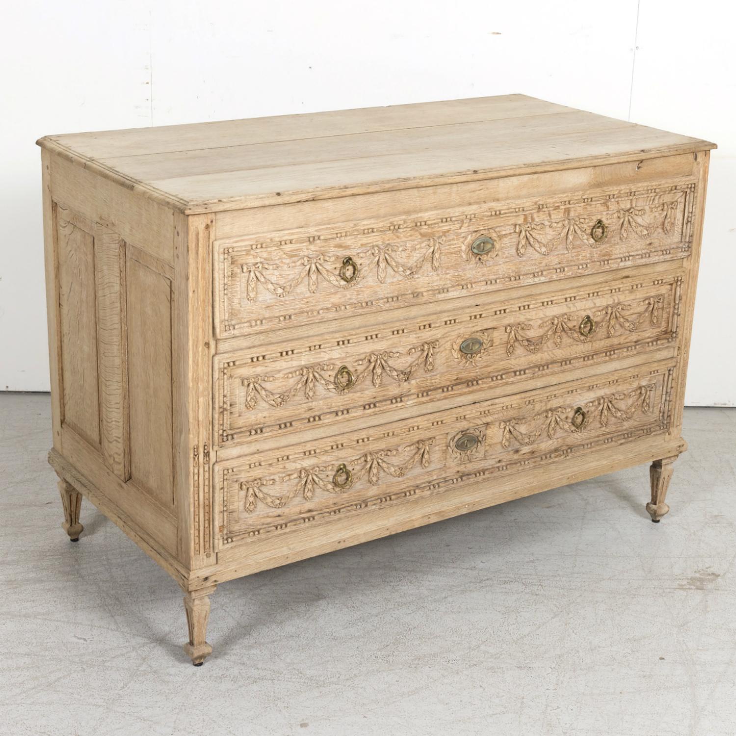 Early 19th Century French Louis XVI Style Bleached Oak Provençal Commode 13
