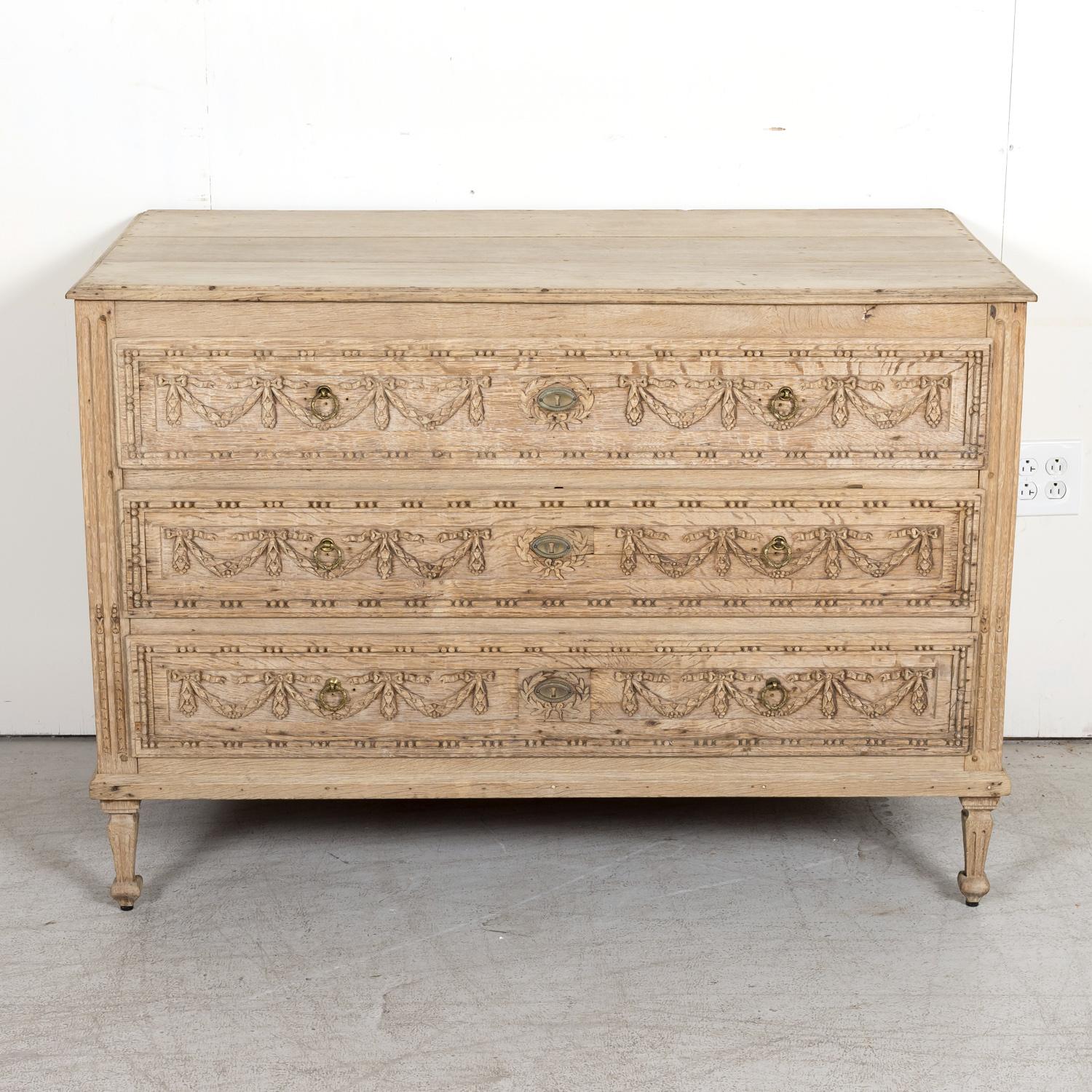 Early 19th Century French Louis XVI Style Bleached Oak Provençal Commode In Good Condition In Birmingham, AL