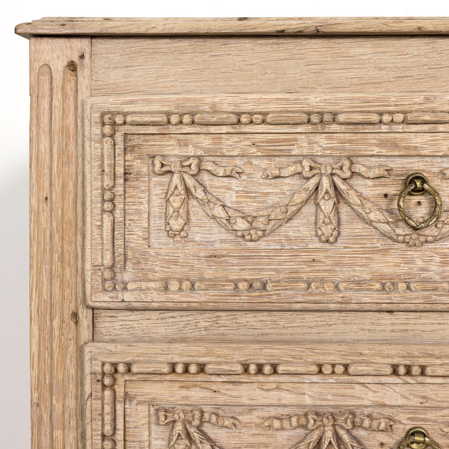 Early 19th Century French Louis XVI Style Bleached Oak Provençal Commode 1