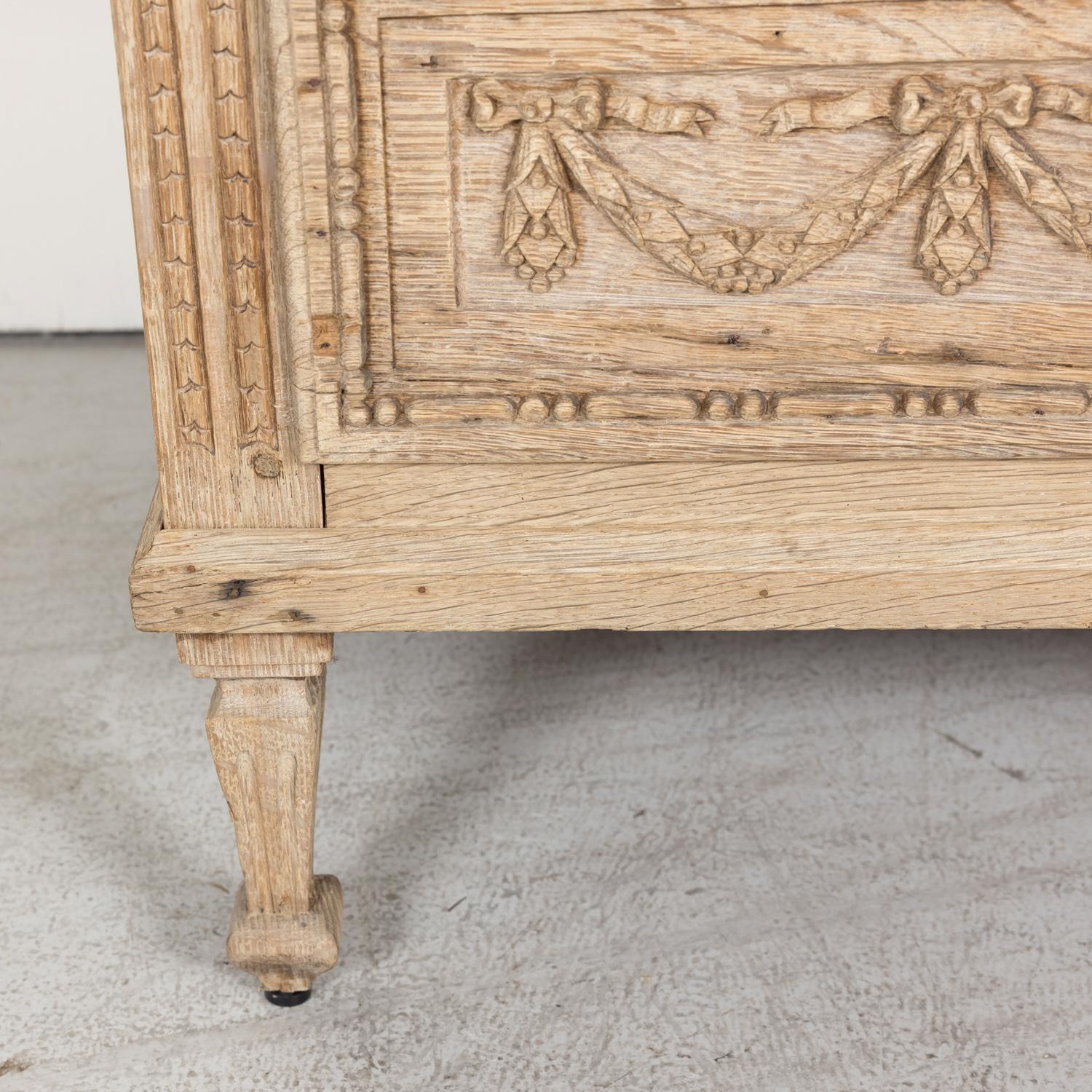 Early 19th Century French Louis XVI Style Bleached Oak Provençal Commode 2