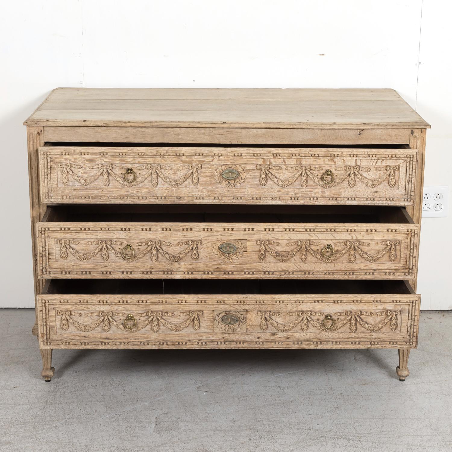 Early 19th Century French Louis XVI Style Bleached Oak Provençal Commode 5