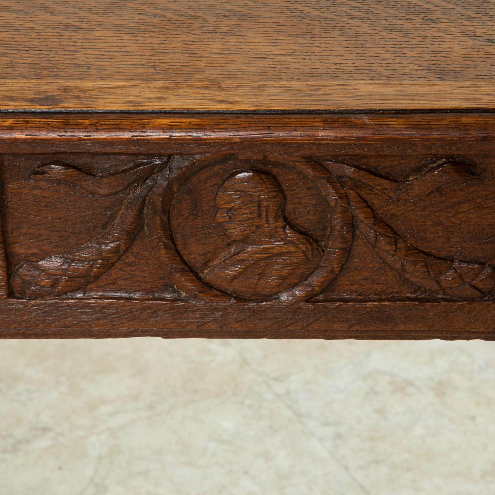 Début du 19ème siècle, table à écrire ou table d'appoint en Oak de style Louis XVI français en vente 3