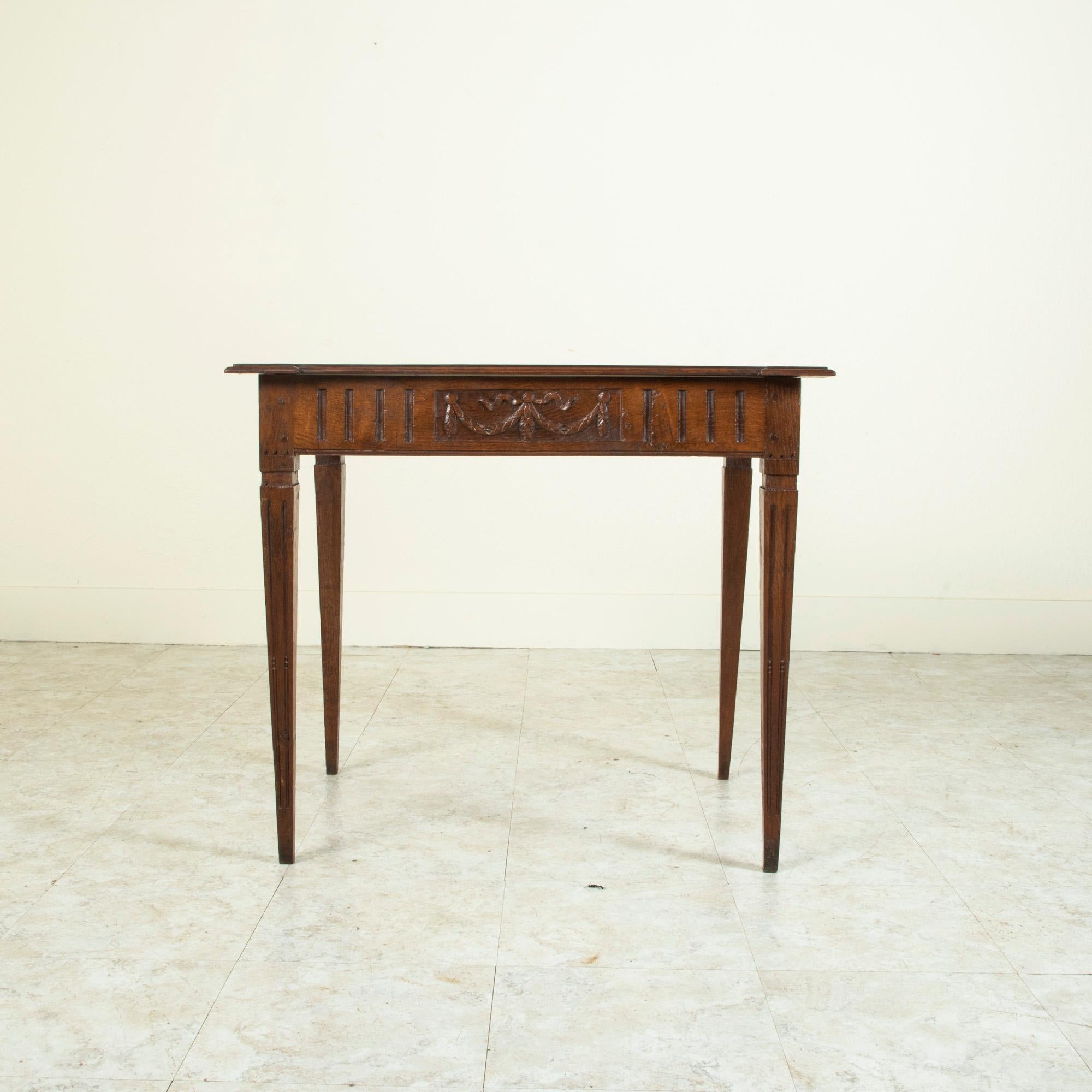 Hand-Carved Early 19th Century French Louis XVI Style Oak Writing Table or Side Table For Sale