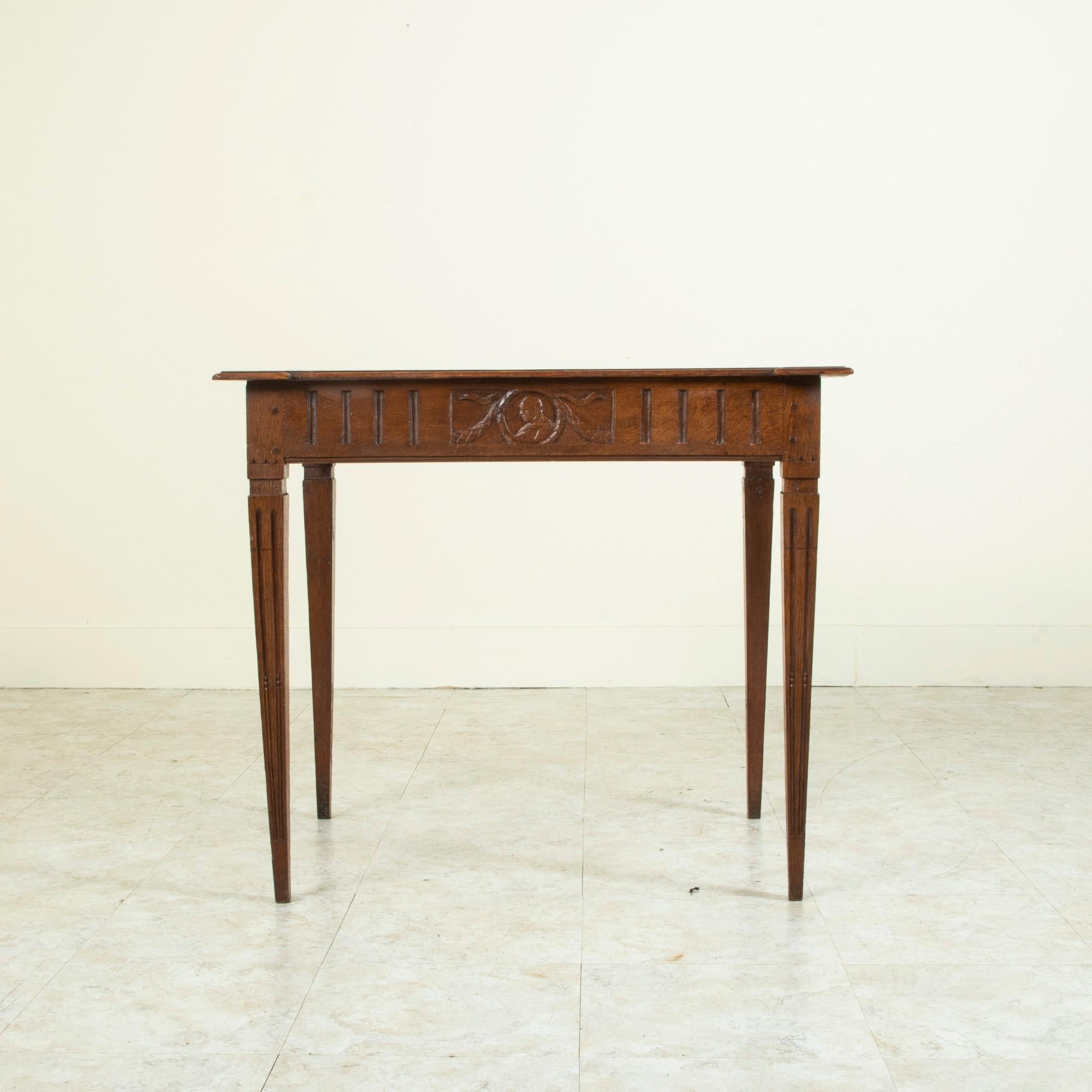 Early 19th Century French Louis XVI Style Oak Writing Table or Side Table For Sale 1