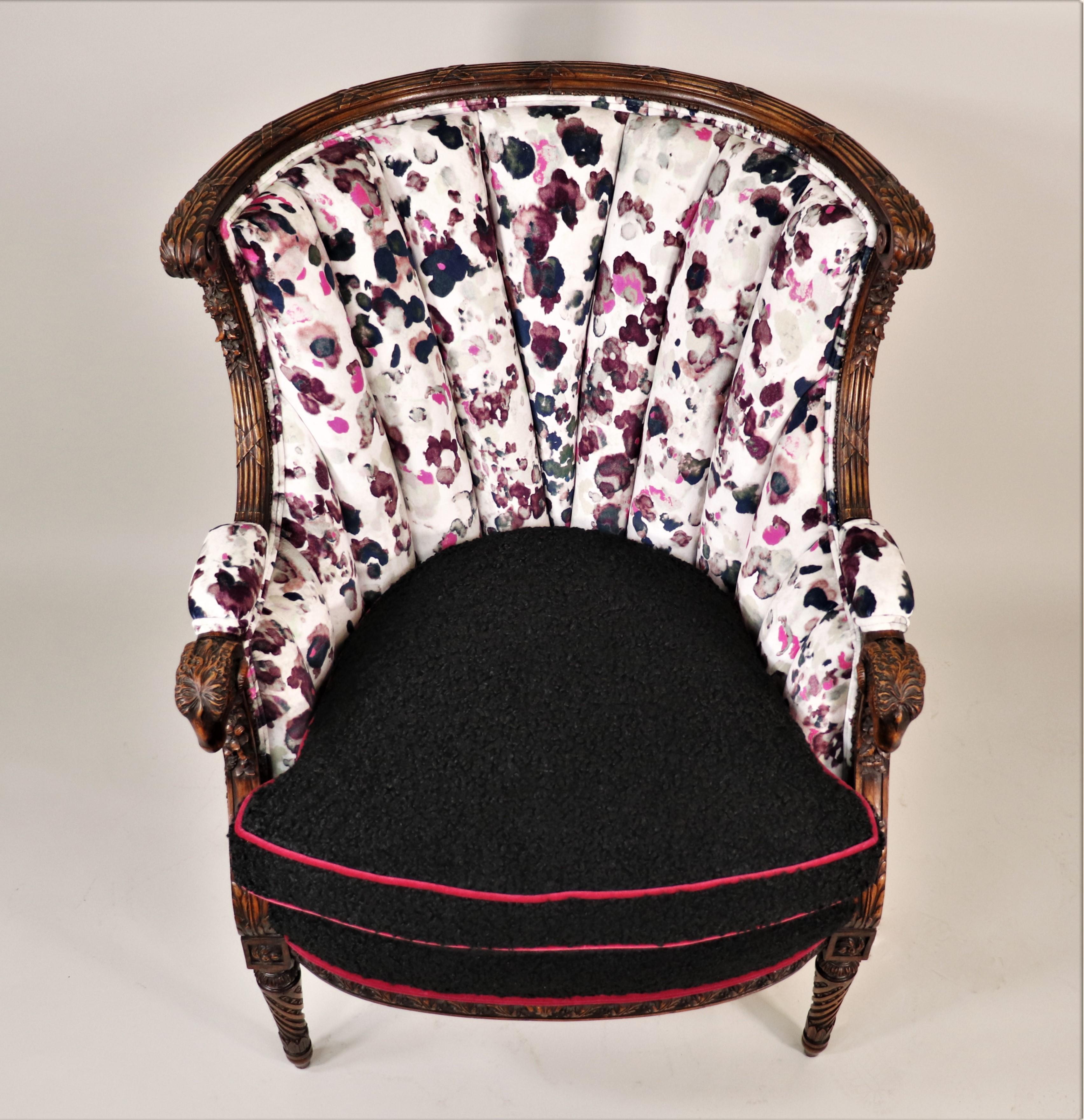 Hand-Carved Early 19th Century French Louis XVI Walnut Bergère Armchair With Modern Fabric For Sale