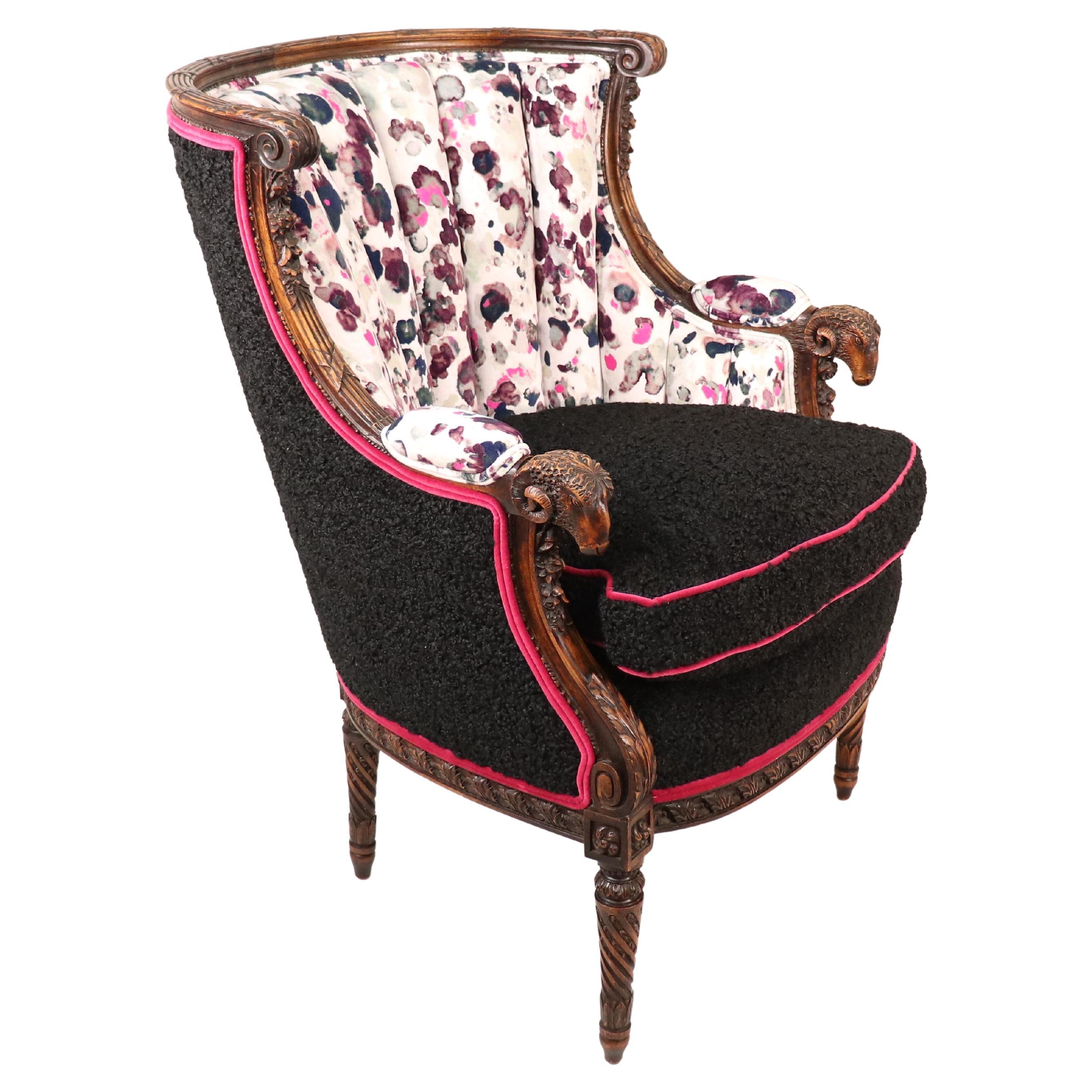 Early 19th Century French Louis XVI Walnut Bergère Armchair With Modern Fabric For Sale