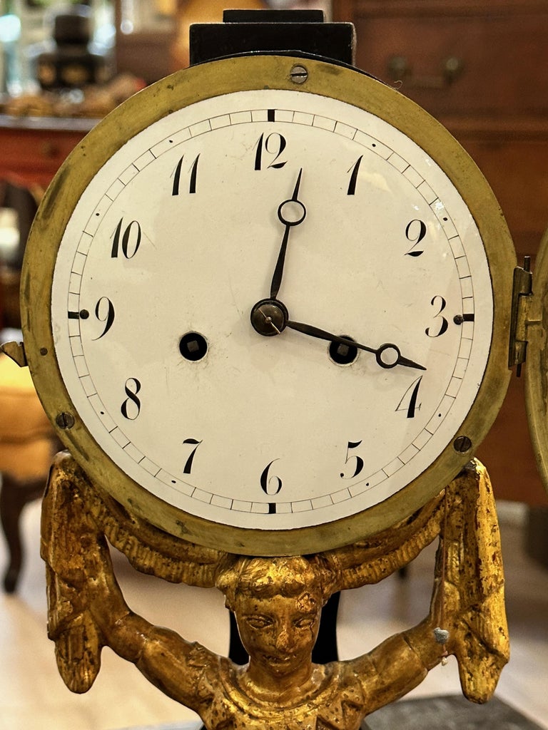 Early 19th Century French Mantle Clock In Good Condition For Sale In Kilmarnock, VA