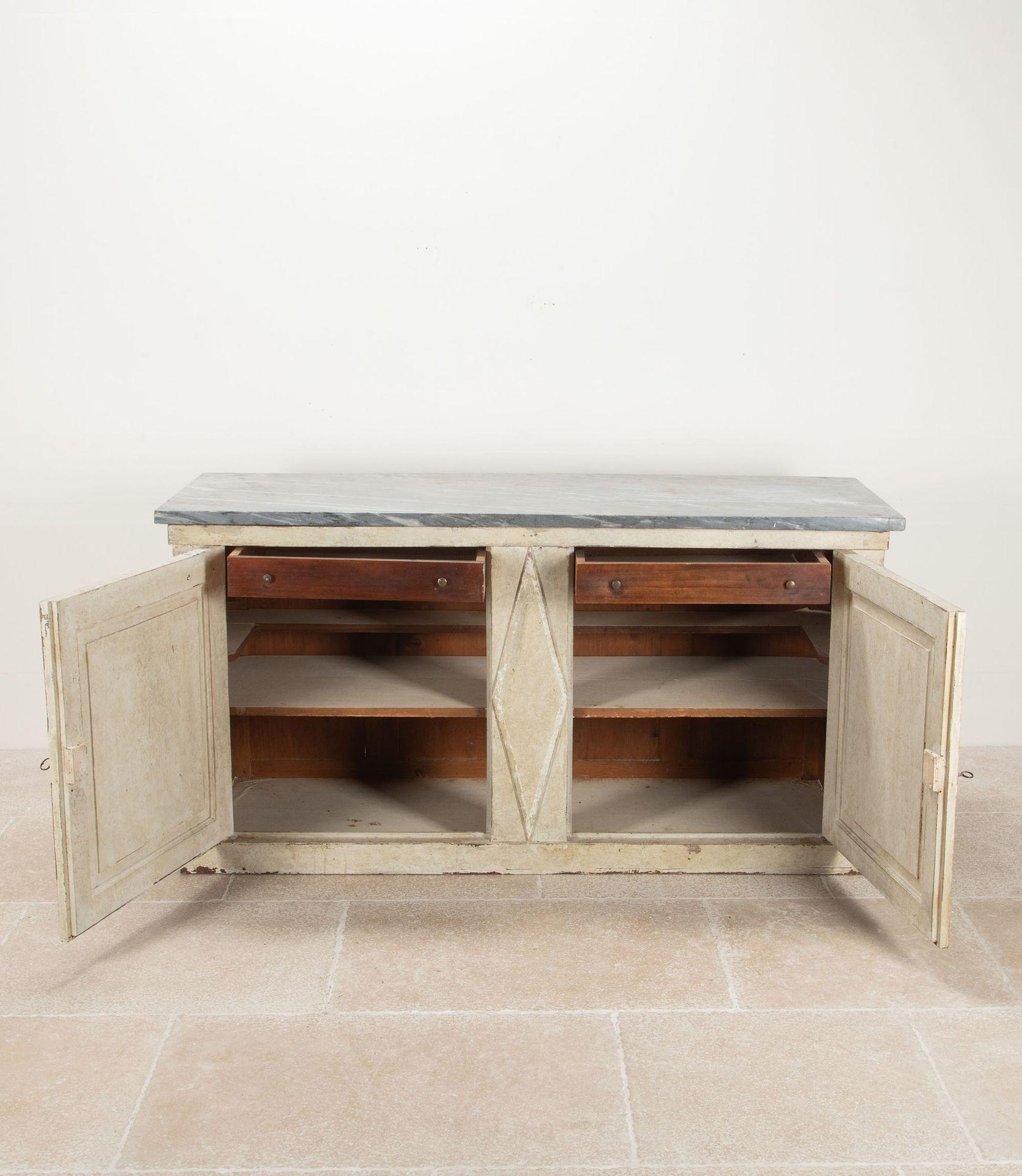 Französisches Marmorbuffet aus dem frühen 19. (Französische Provence) im Angebot