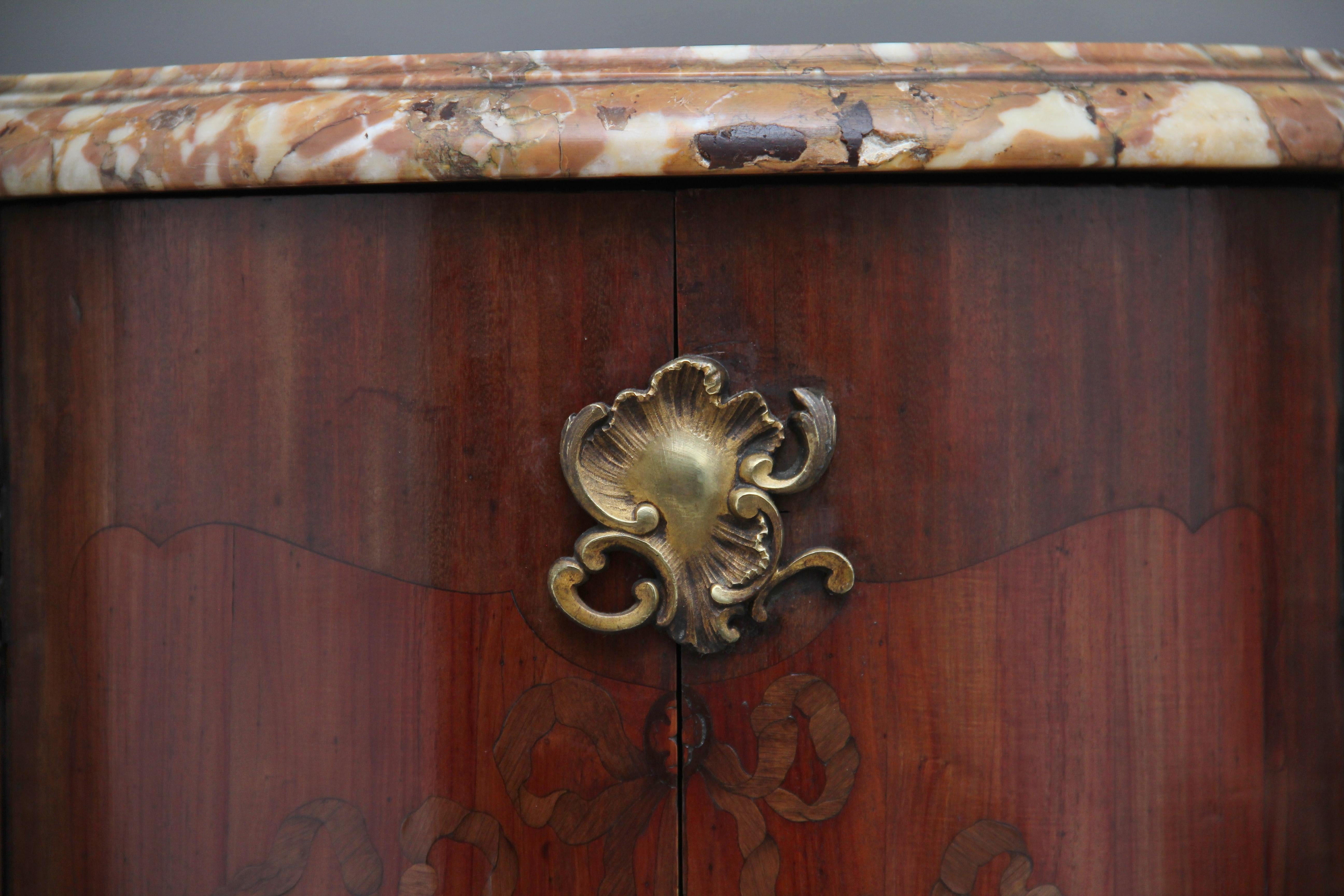 Early 19th Century freestanding French marquetry cabinet with a marble top For Sale 5