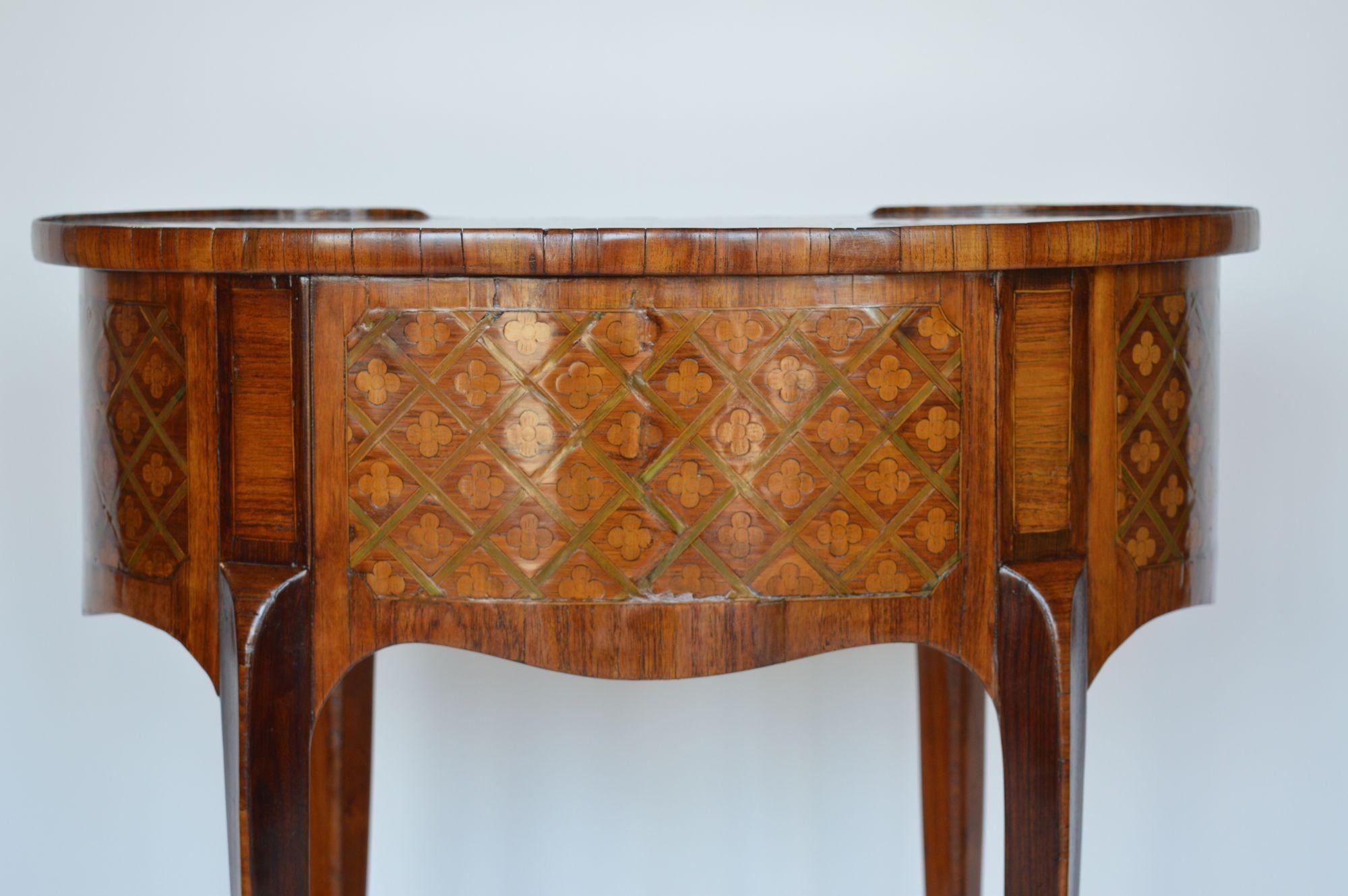 Early 19th Century French Marquetry Occasional Table For Sale 1