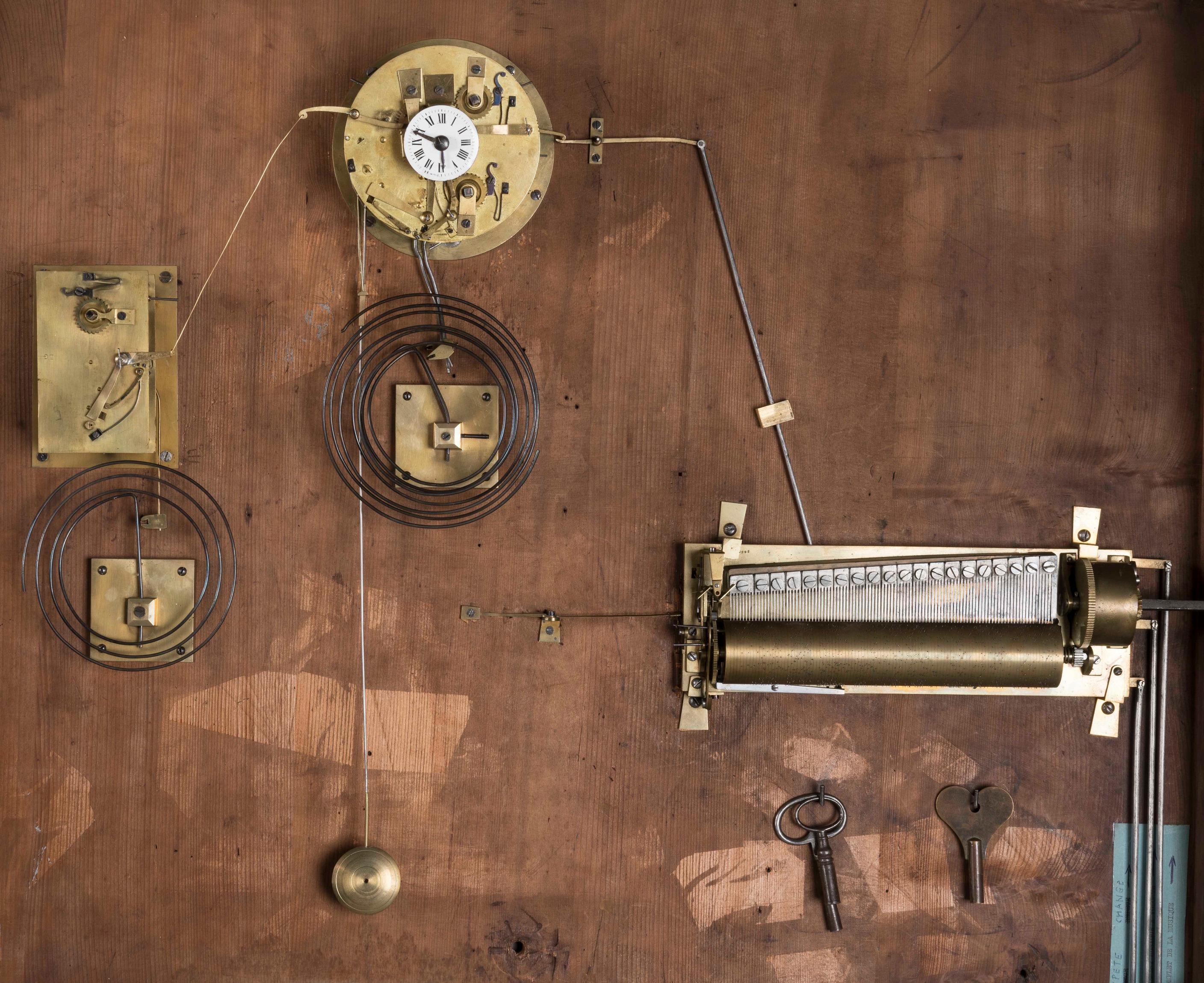 Français Horloge automate musicale française du début du 19e siècle représentant Napoléon Ier en vente