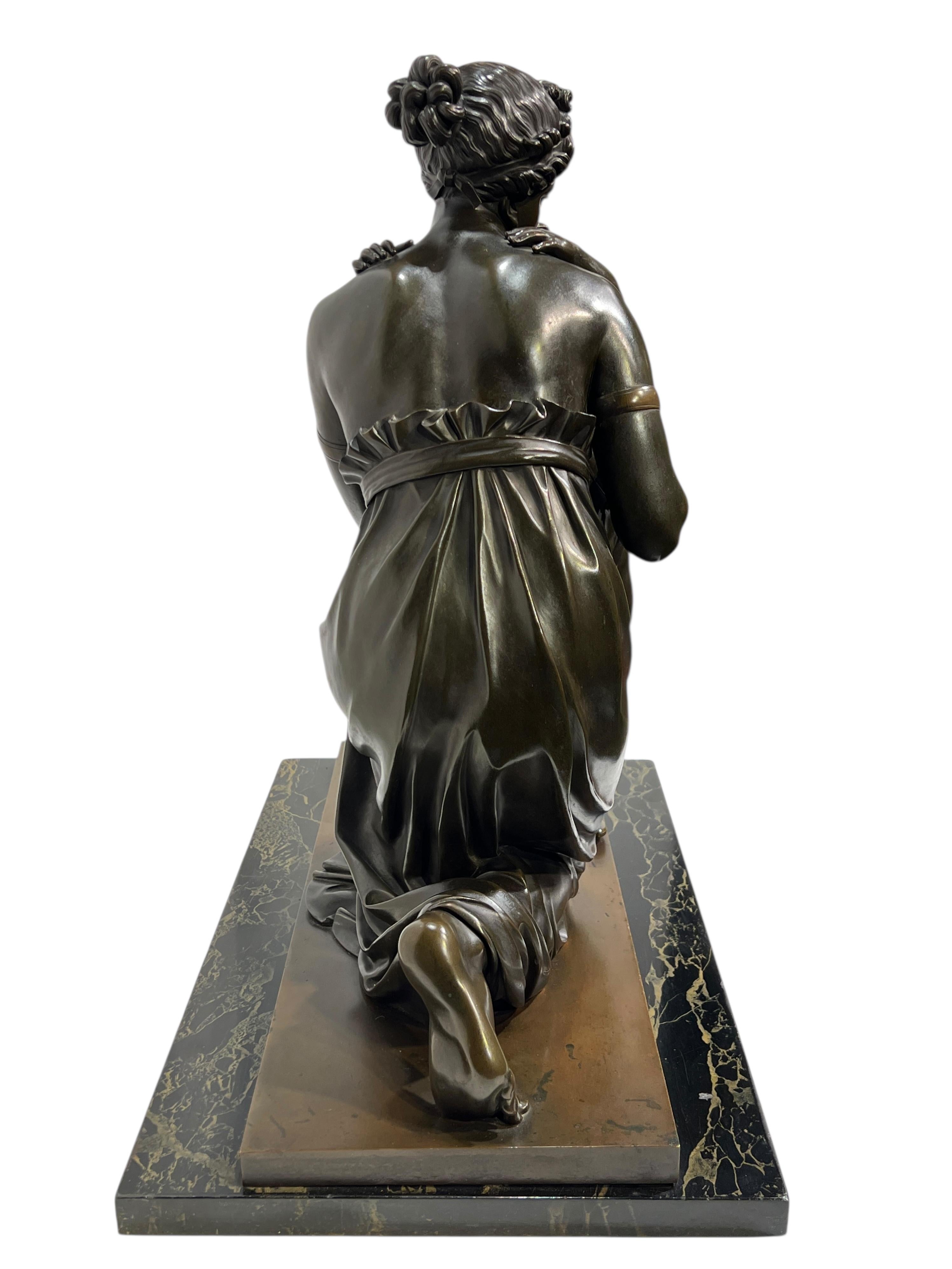 Early 19th Century French neoclassical Bronze Sculpture of Venus and Cupid in vendita 2