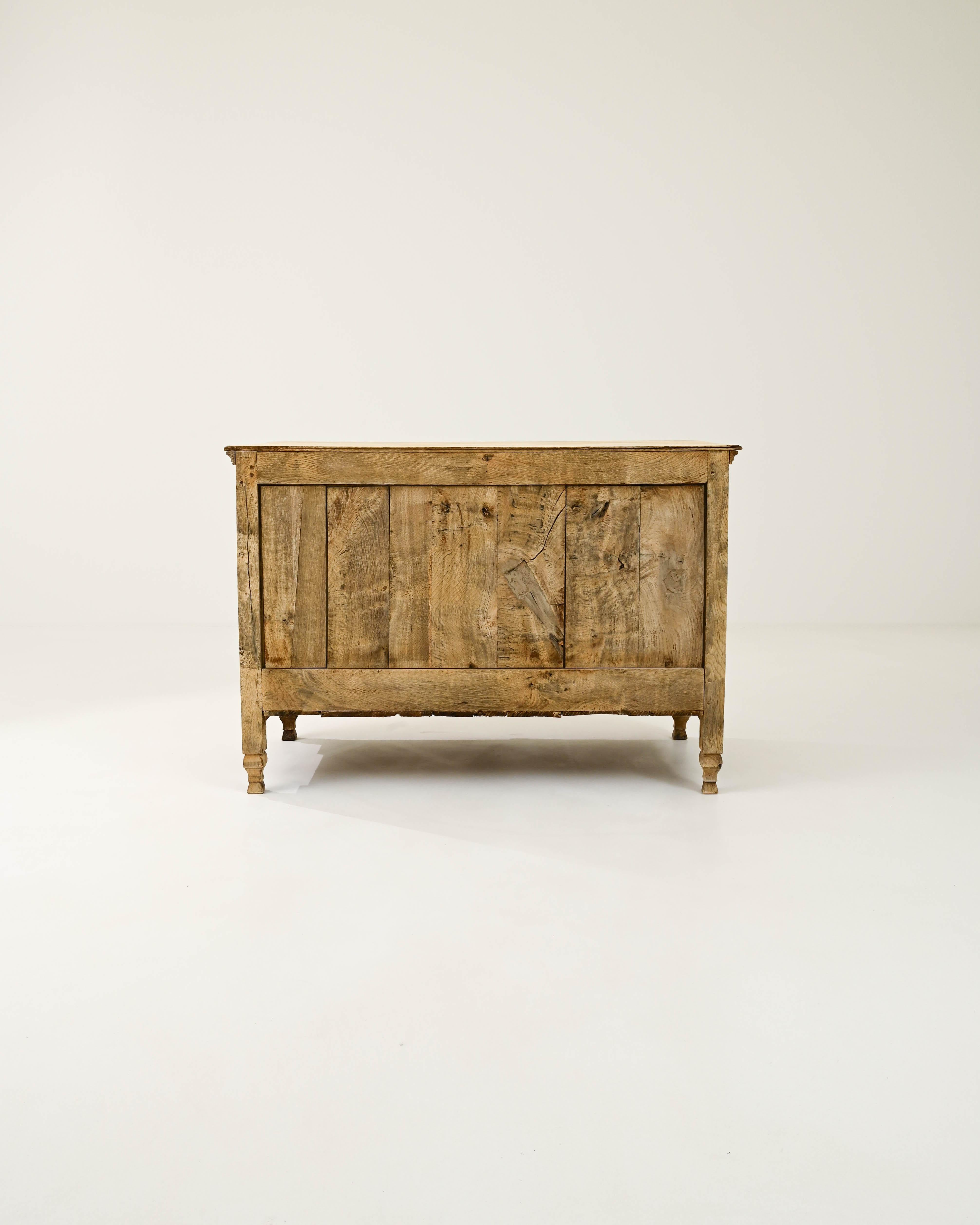 Early 19th Century French Neoclassical Oak Chest of Drawers For Sale 10