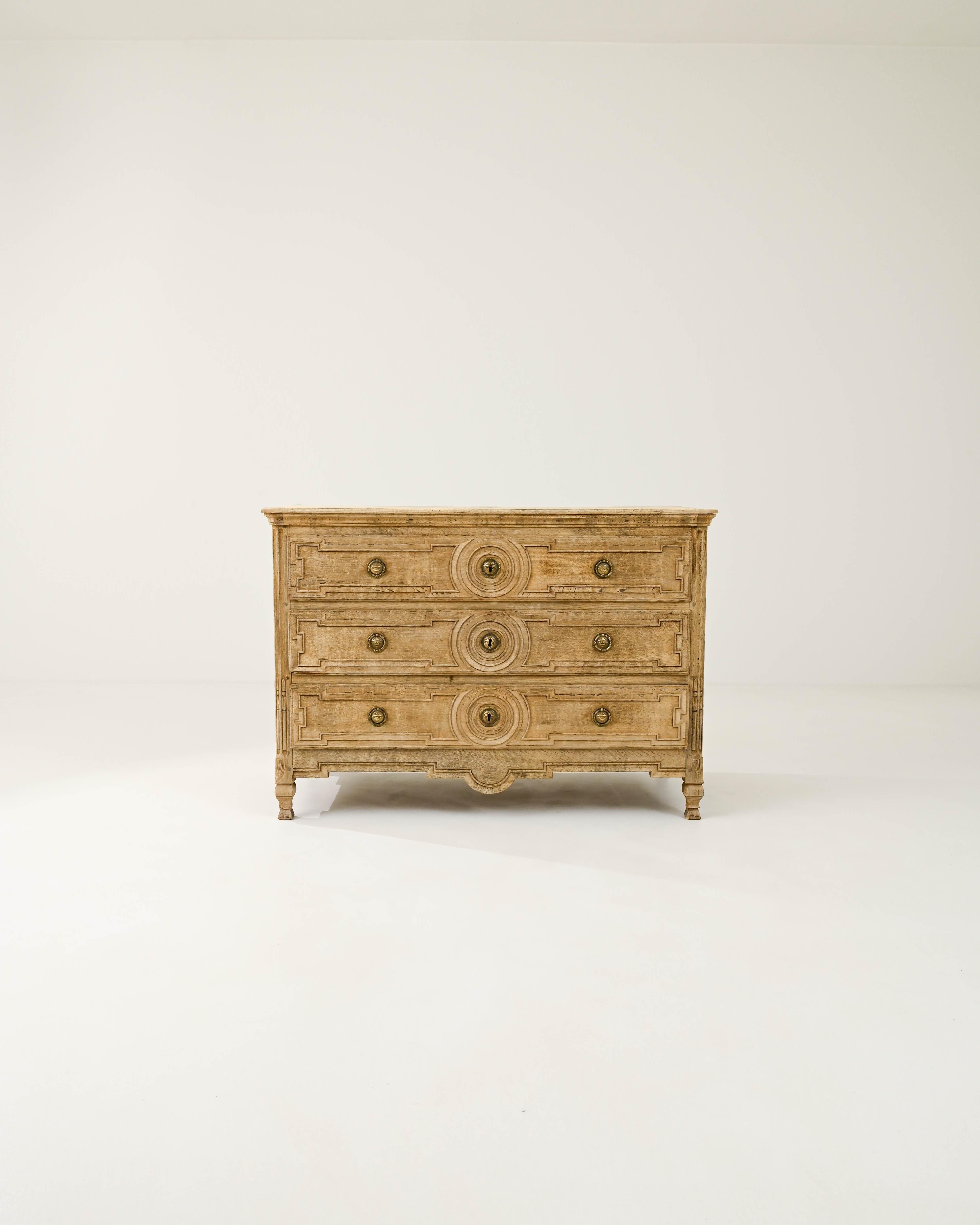 Bleached Early 19th Century French Neoclassical Oak Chest of Drawers For Sale