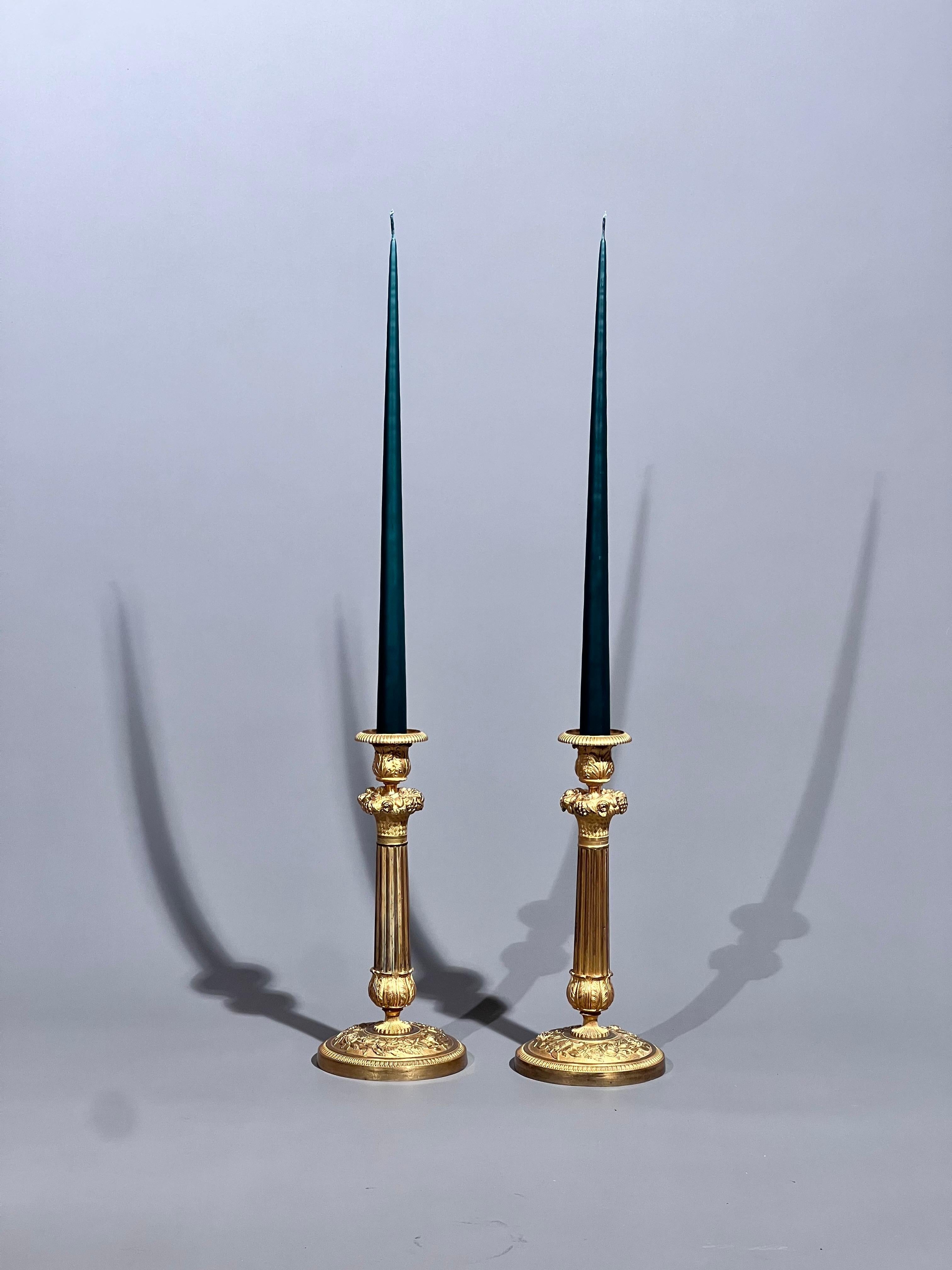 Similoro Candelieri neoclassici francesi dell'inizio del XIX secolo in Ormolu in vendita