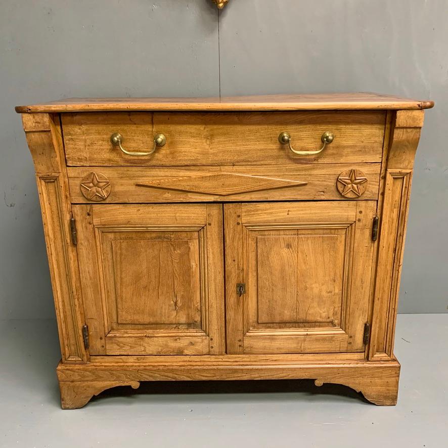 Early 19th Century French Oak and Chestnut Buffet Server In Good Condition For Sale In Uppingham, Rutland