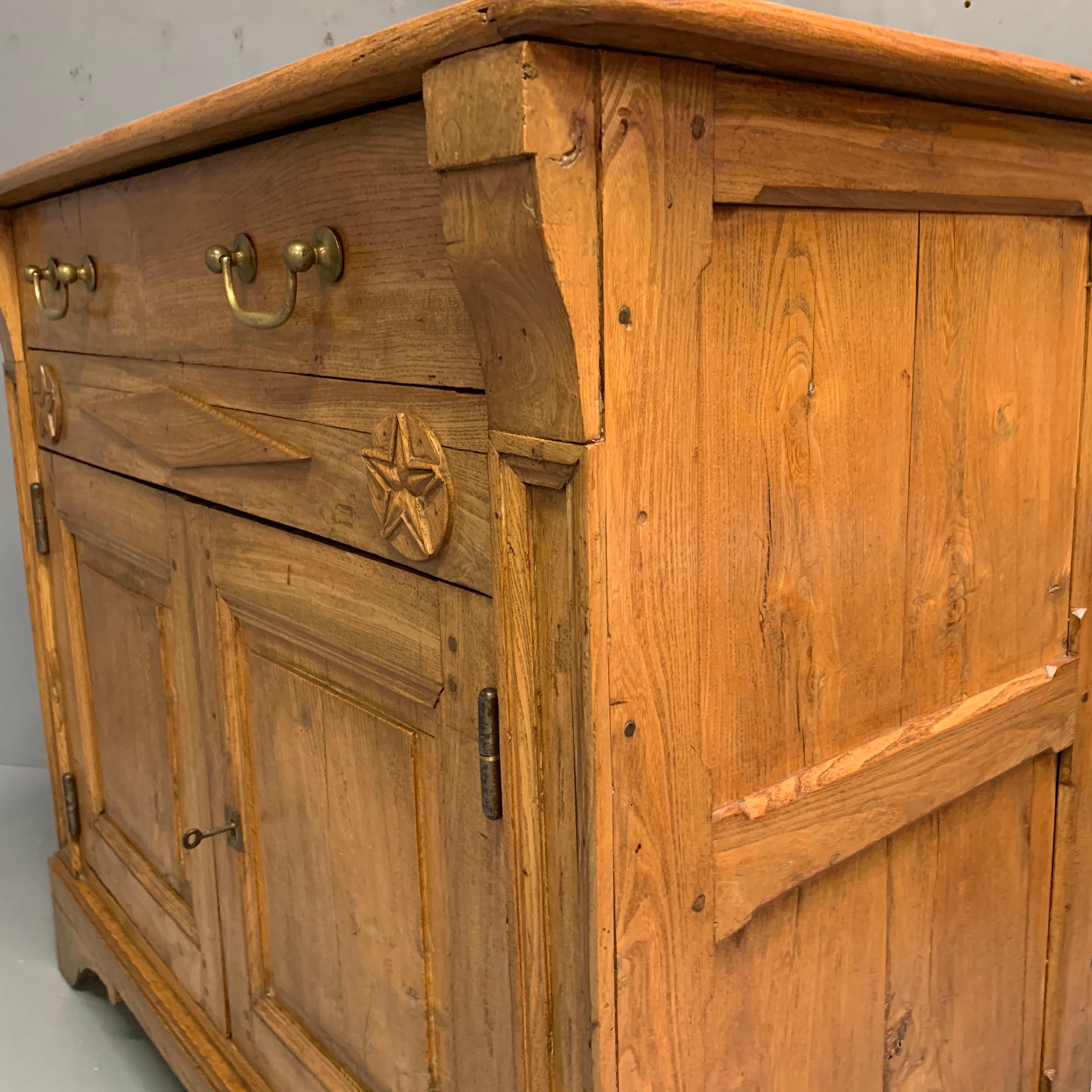 Early 19th Century French Oak and Chestnut Buffet Server For Sale 3