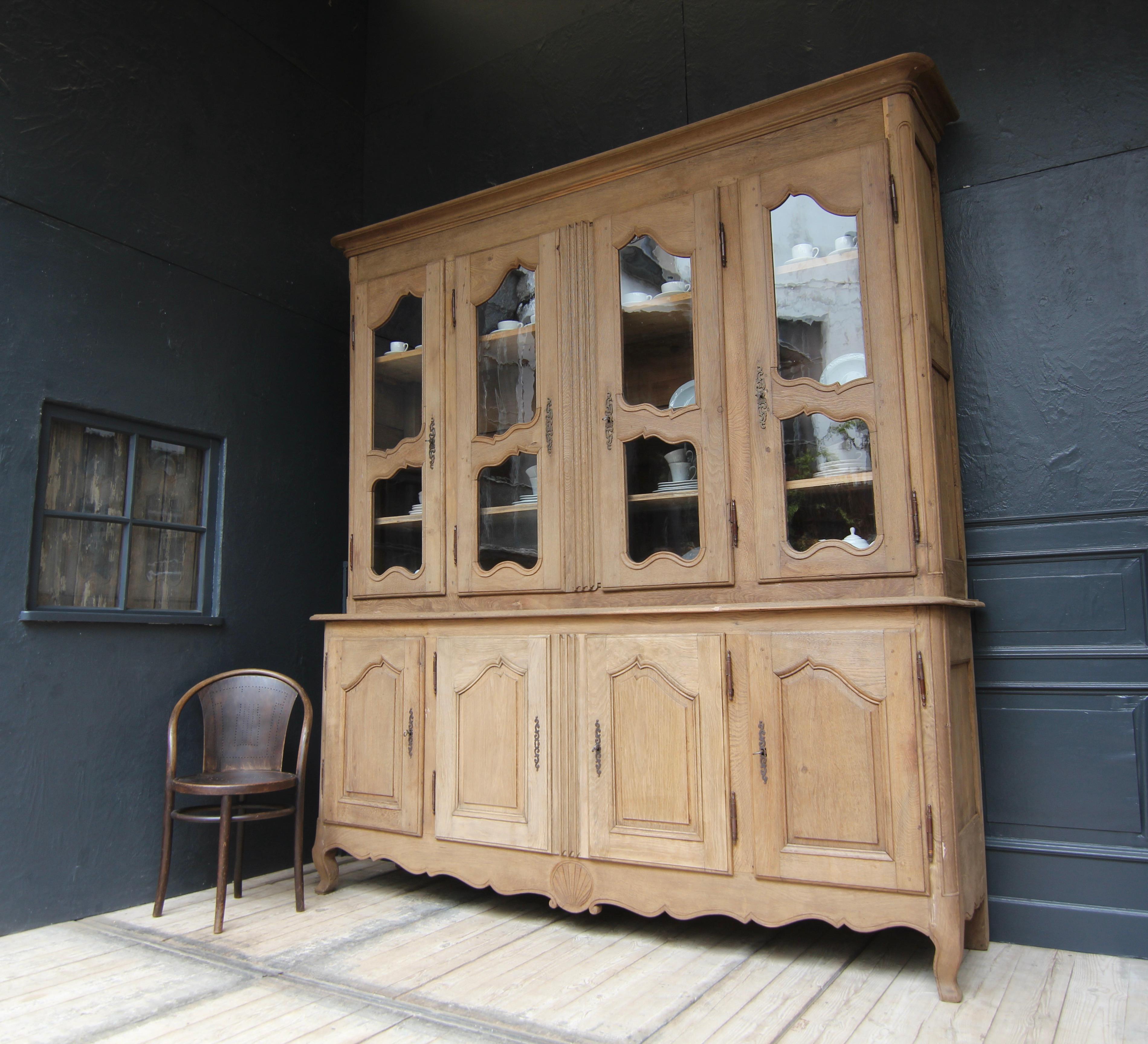 French Provincial Early 19th Century French Oak Buffet à Deux Corps Cabinet For Sale
