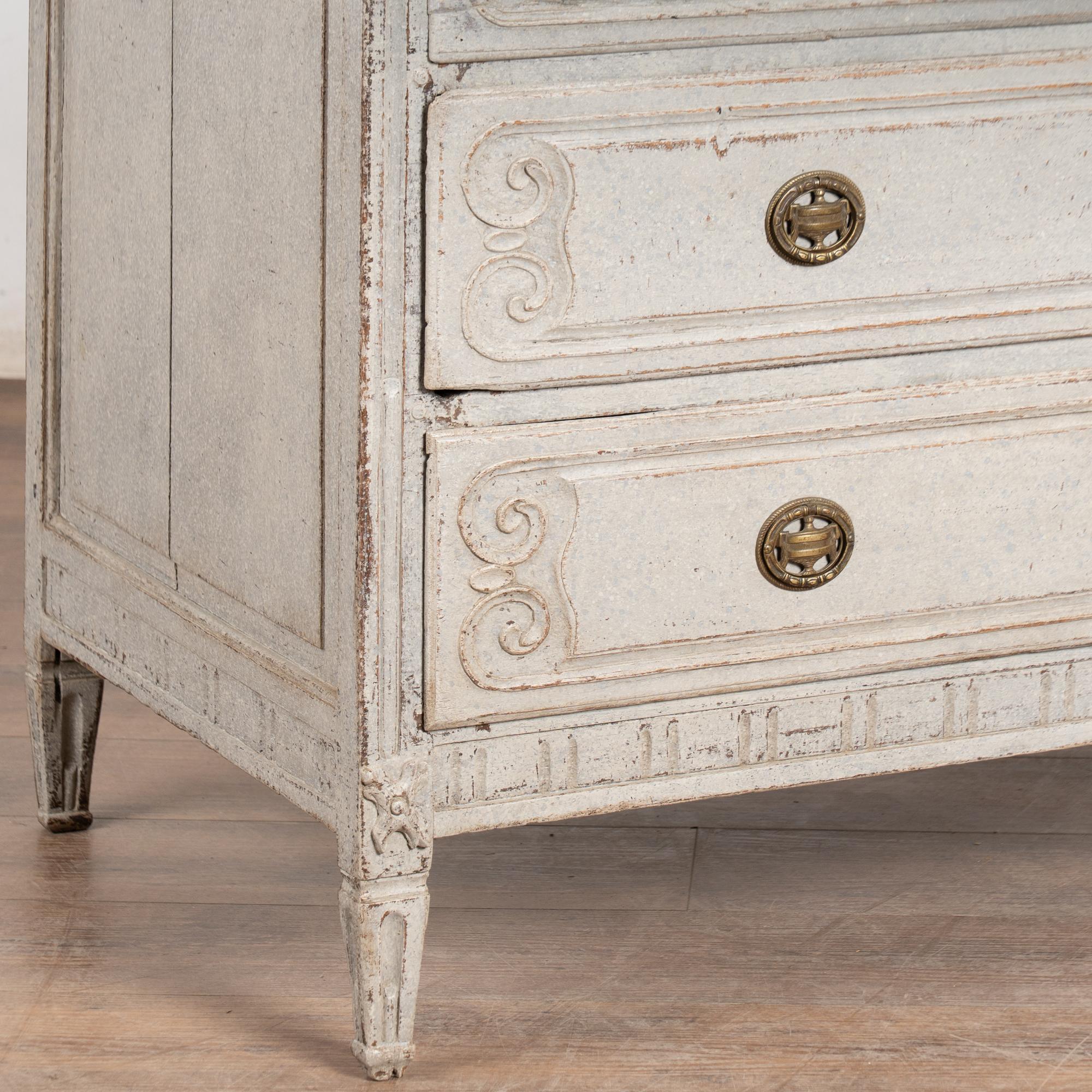 Gustaviano Cassettiera dipinta in Oak francese dell'inizio del XIX secolo in vendita