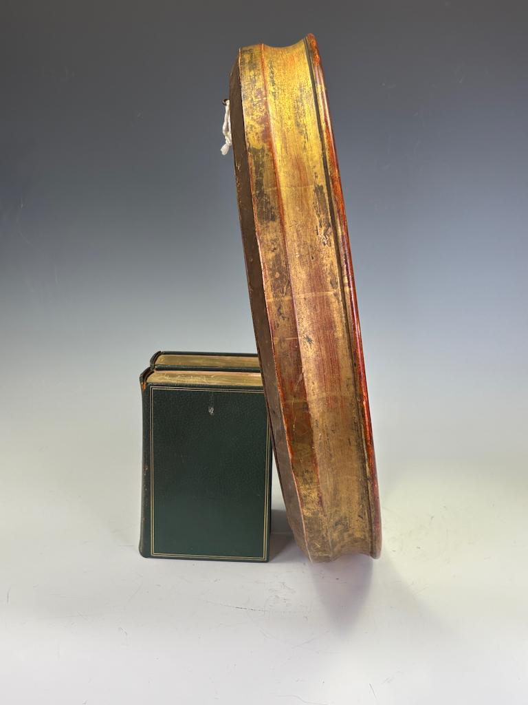 XIXe siècle Cadre de miroir ovale en bois doré du début du 19e siècle (Restauration/Louis Philipp) en vente