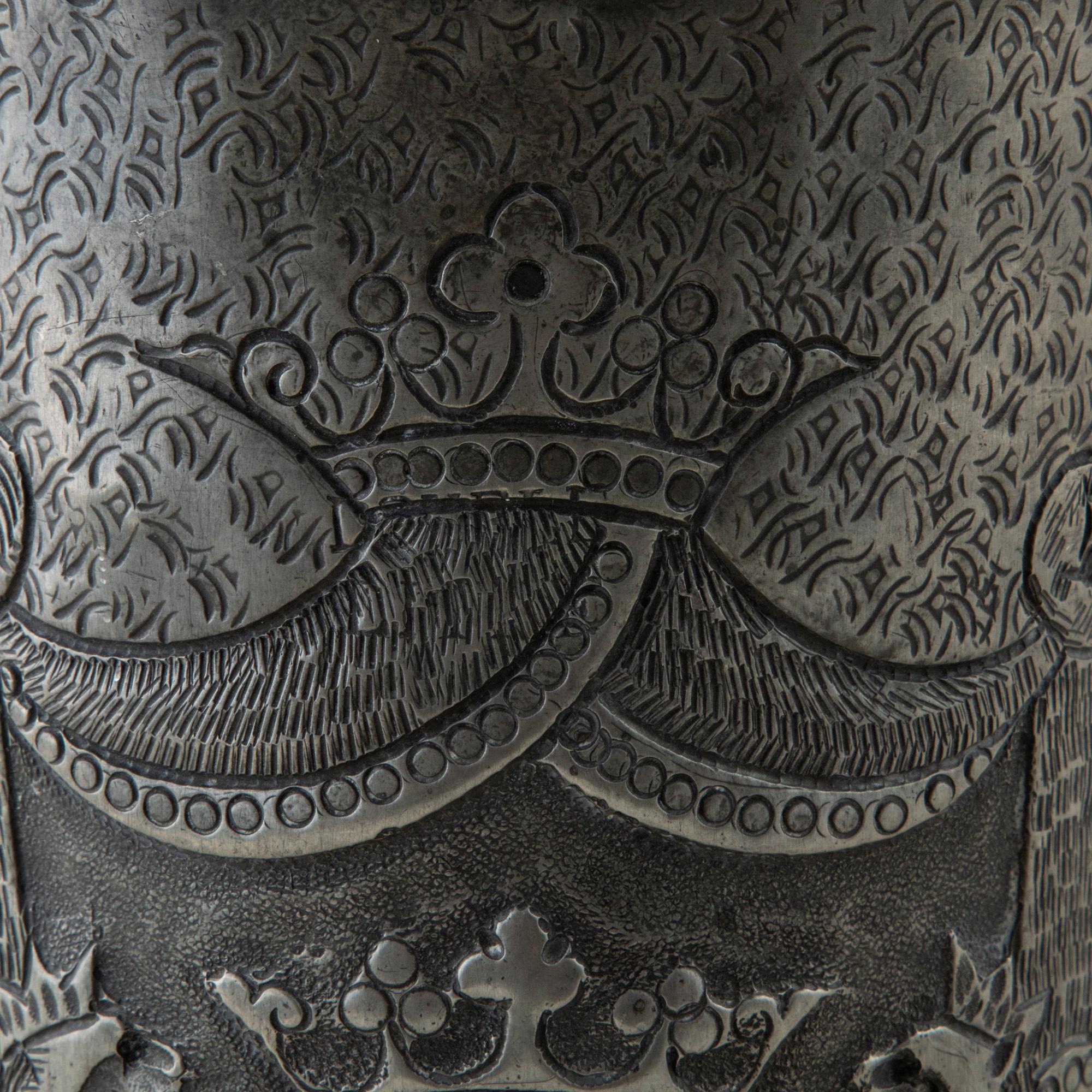 Early 19th Century French Pewter Tankard with Coat of Arms, Dated 1806 8