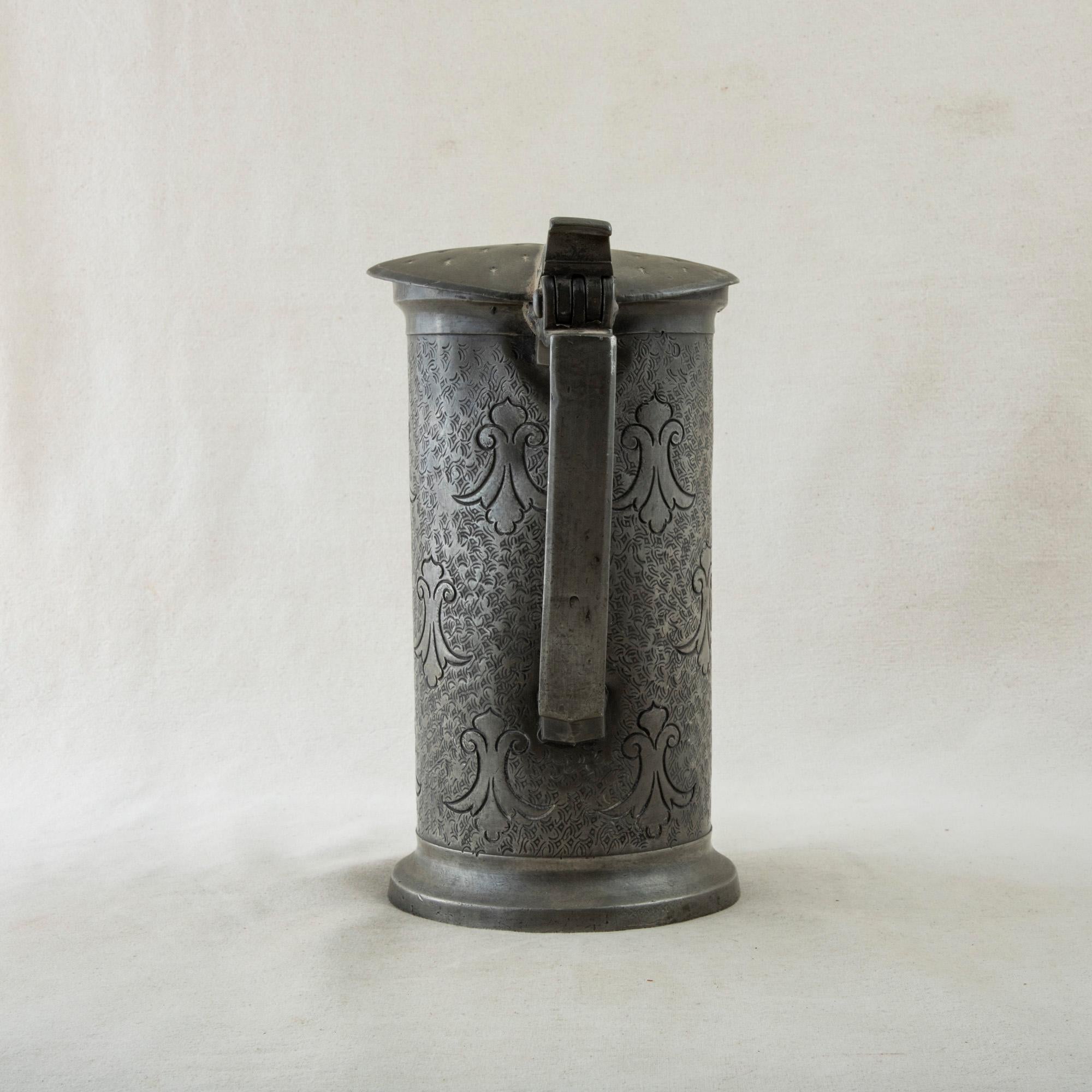 Early 19th Century French Pewter Tankard with Coat of Arms, Dated 1806 In Good Condition In Fayetteville, AR