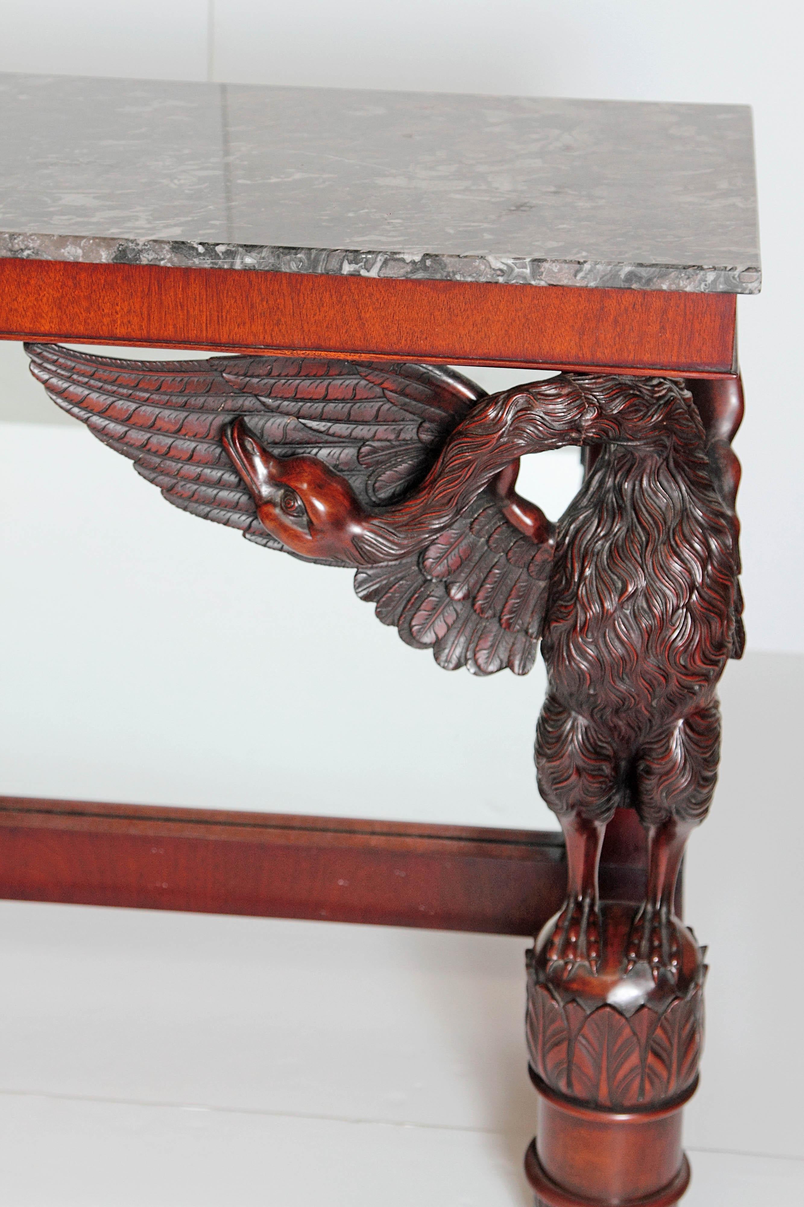 Mesa francesa de muelle de principios del siglo XIX con tablero de mármol gris Imperio en venta