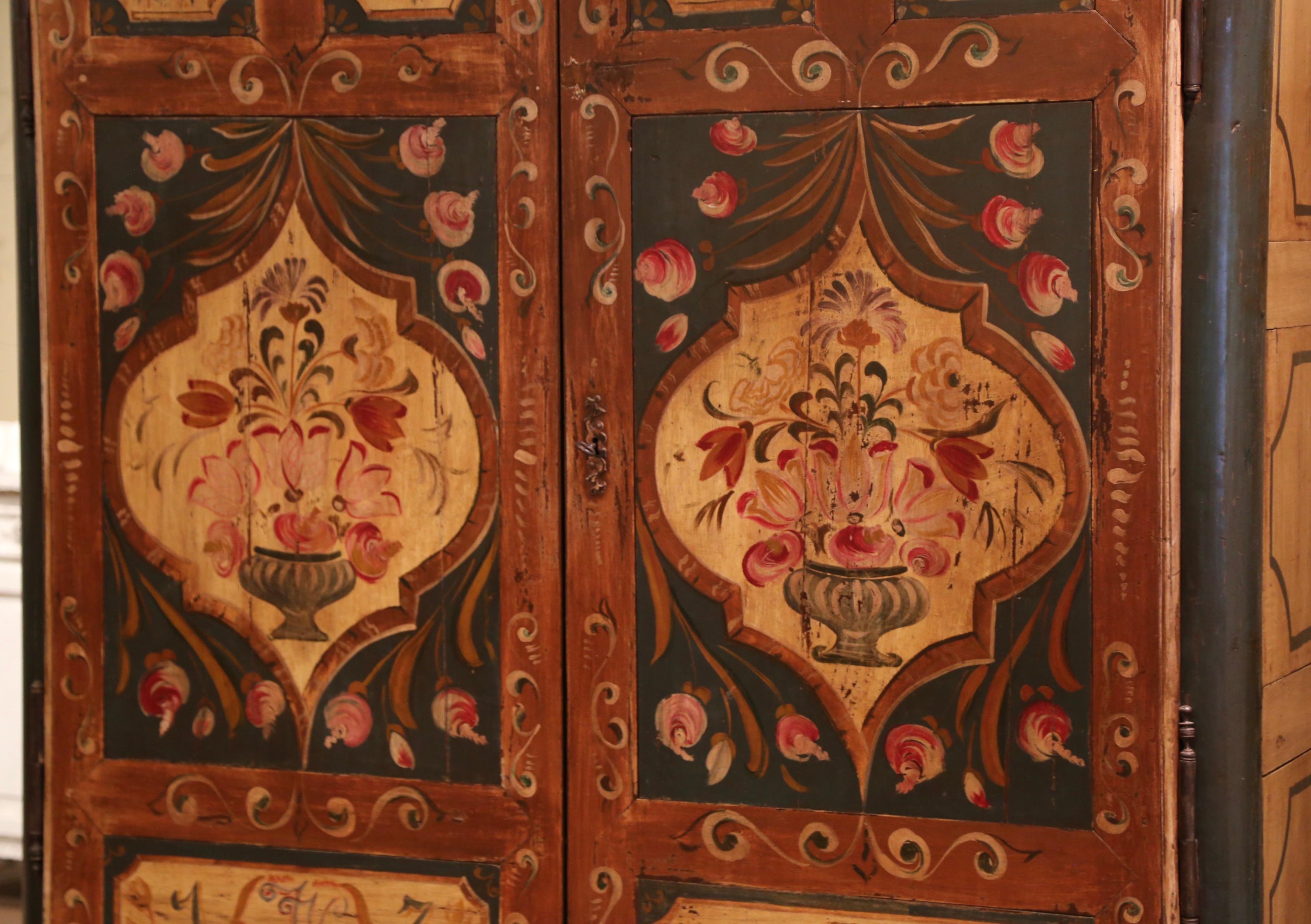 Armoire à deux portes en pin français du début du XIXe siècle peinte d'Alsace-Lorraine Excellent état à Dallas, TX