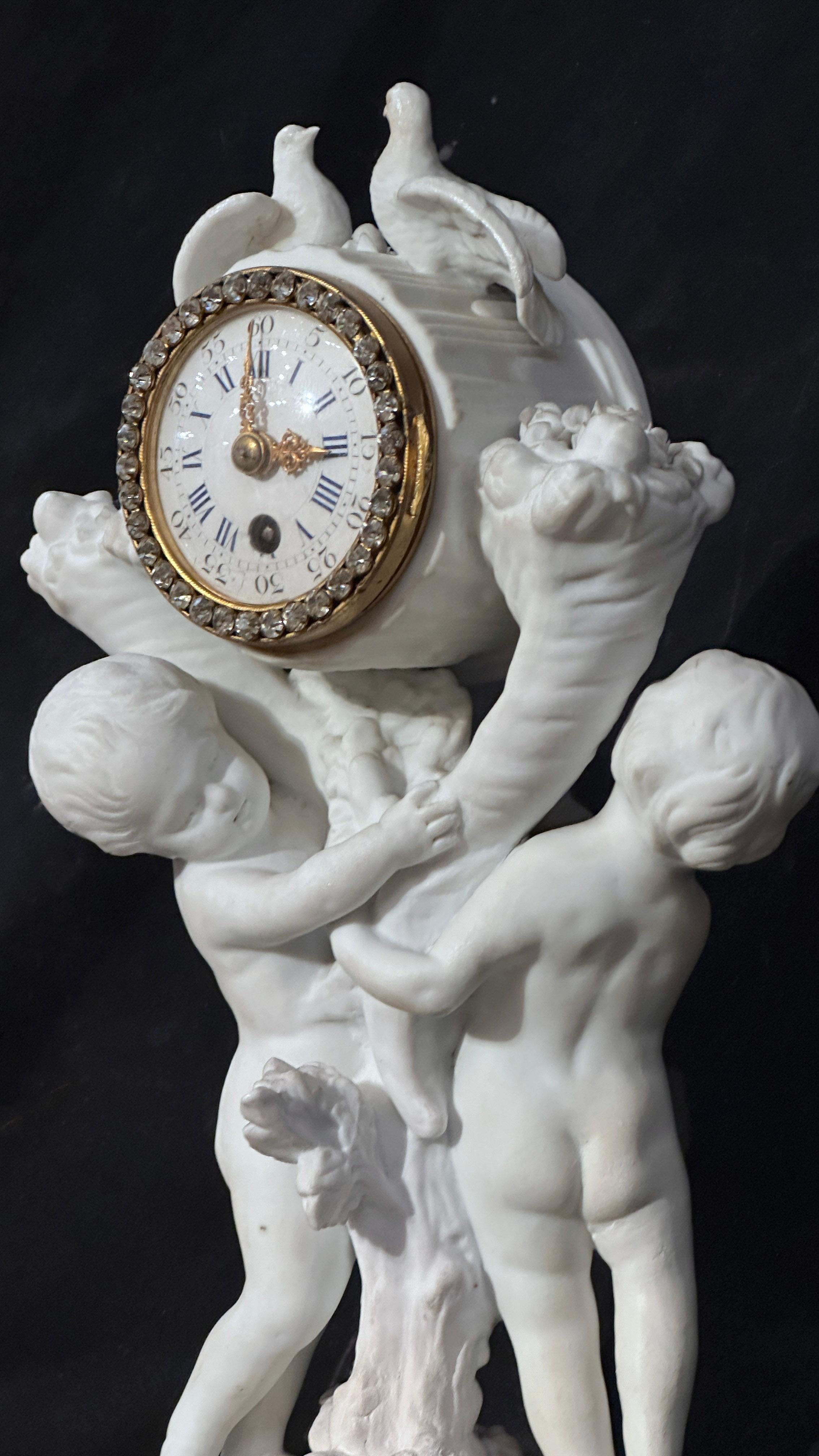 EARLY 19th CENTURY FRENCH PORCELAIN CLOCK  For Sale 3